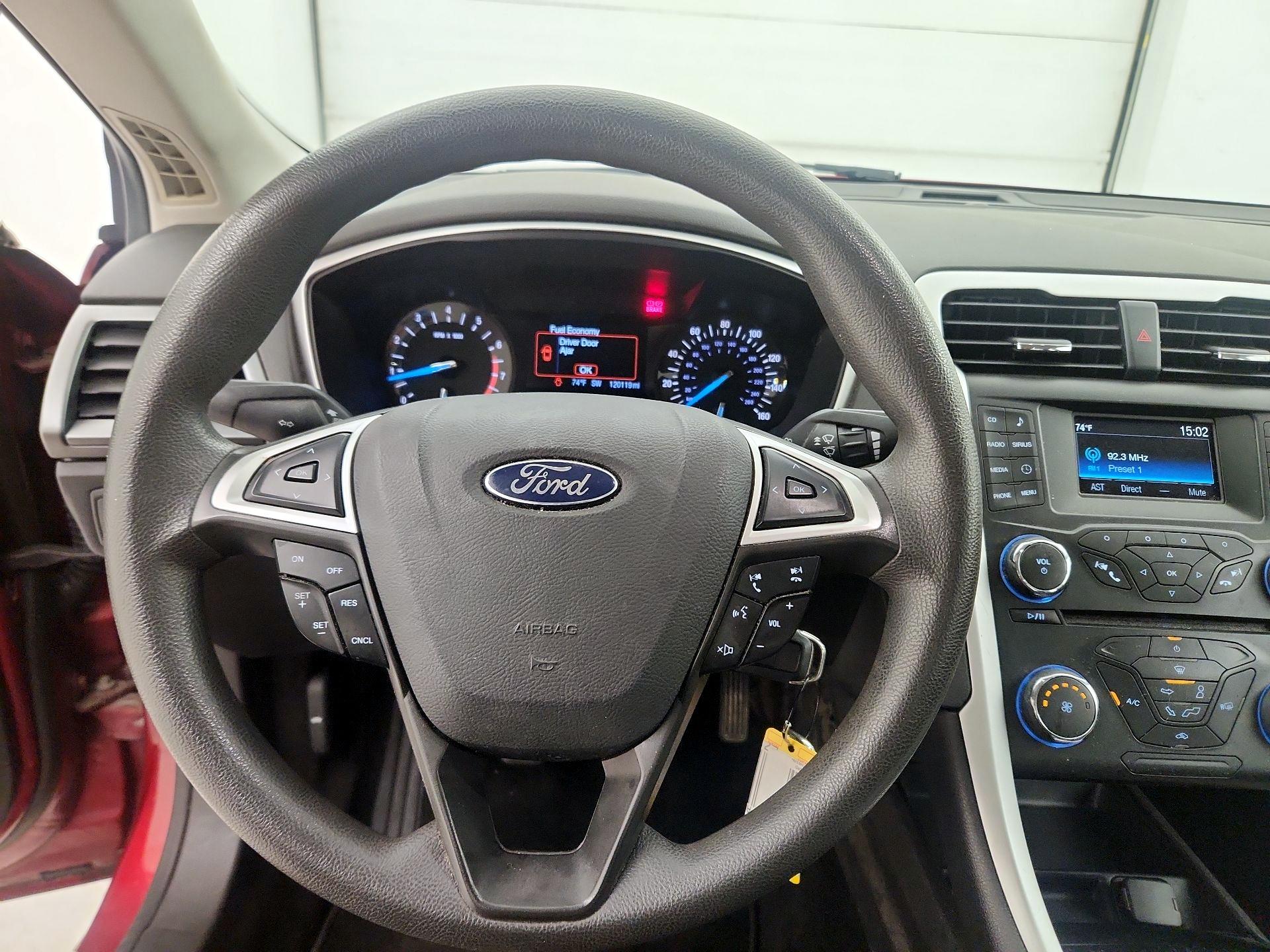 Thumbnail: 2014 Ford Fusion - 10