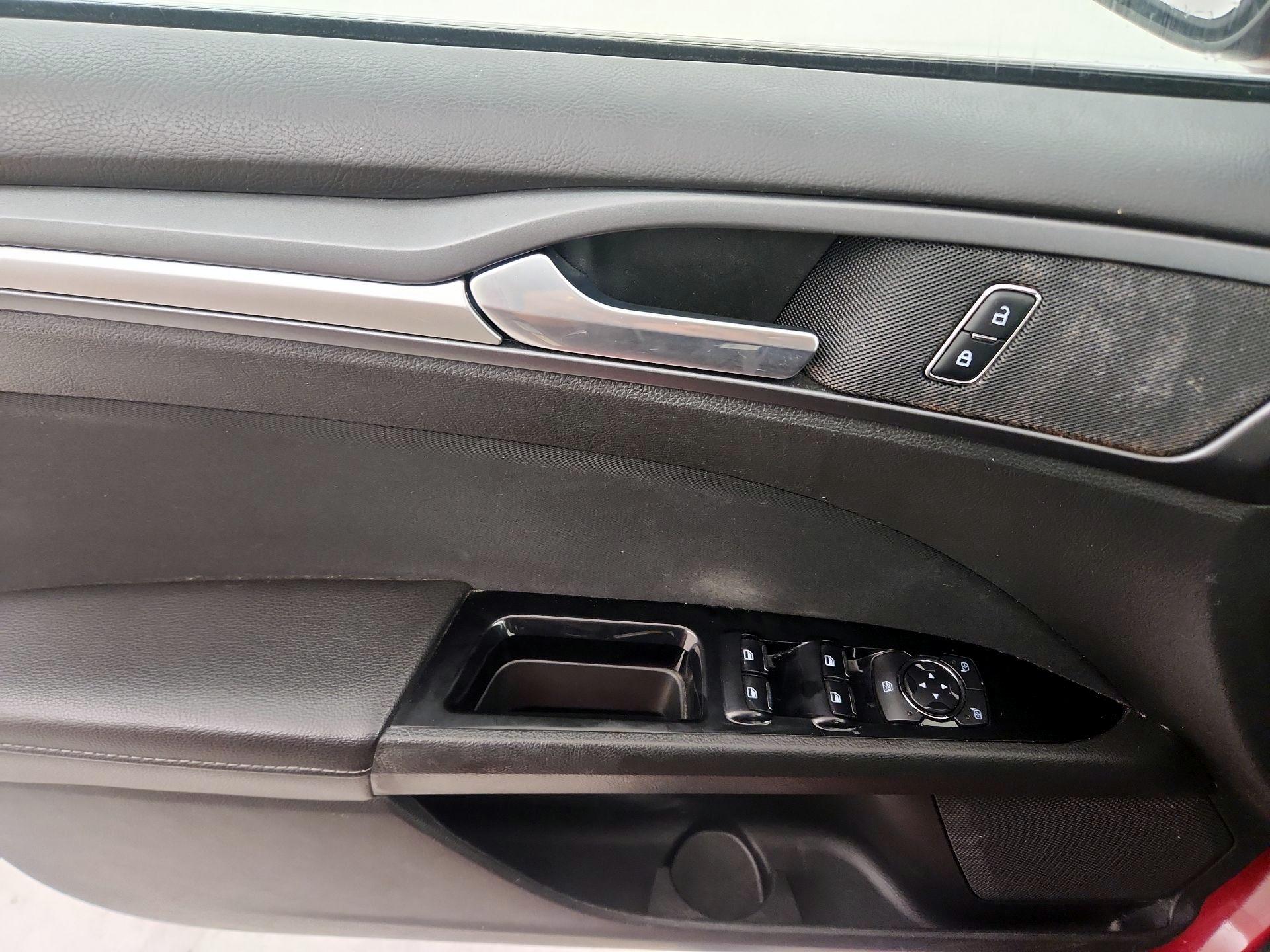 Thumbnail: 2014 Ford Fusion - 12