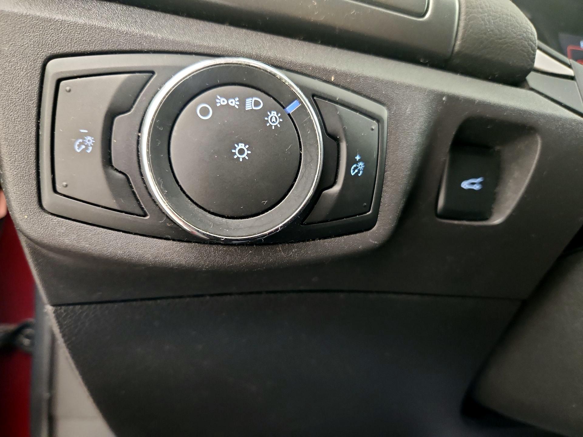 Thumbnail: 2014 Ford Fusion - 13