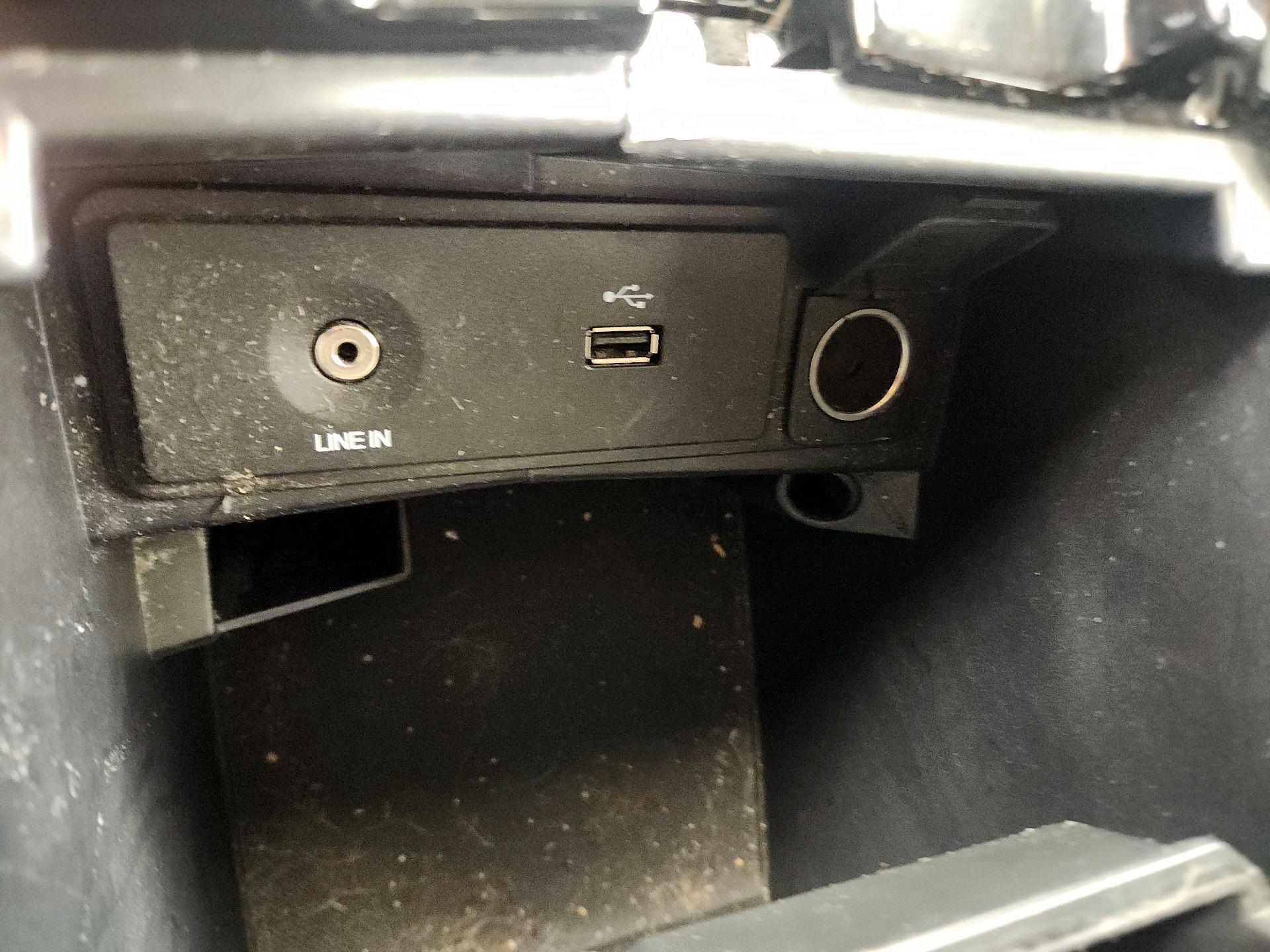 Thumbnail: 2014 Ford Fusion - 17