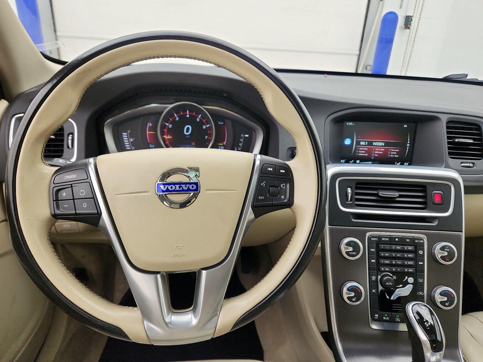 Thumbnail: 2015 Volvo S60 - 10