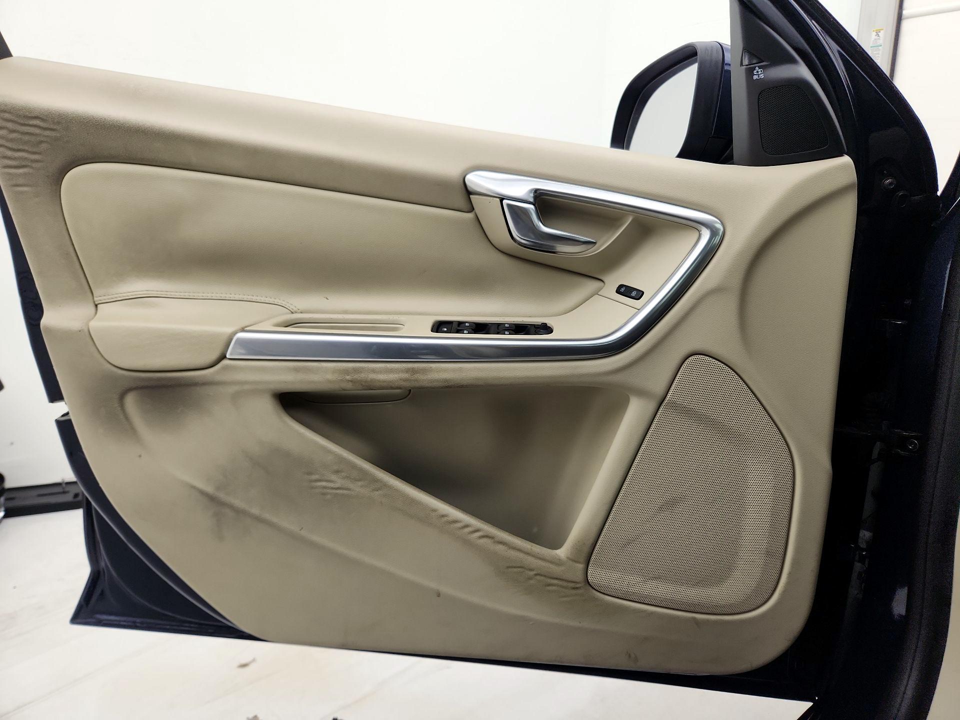 Thumbnail: 2015 Volvo S60 - 12