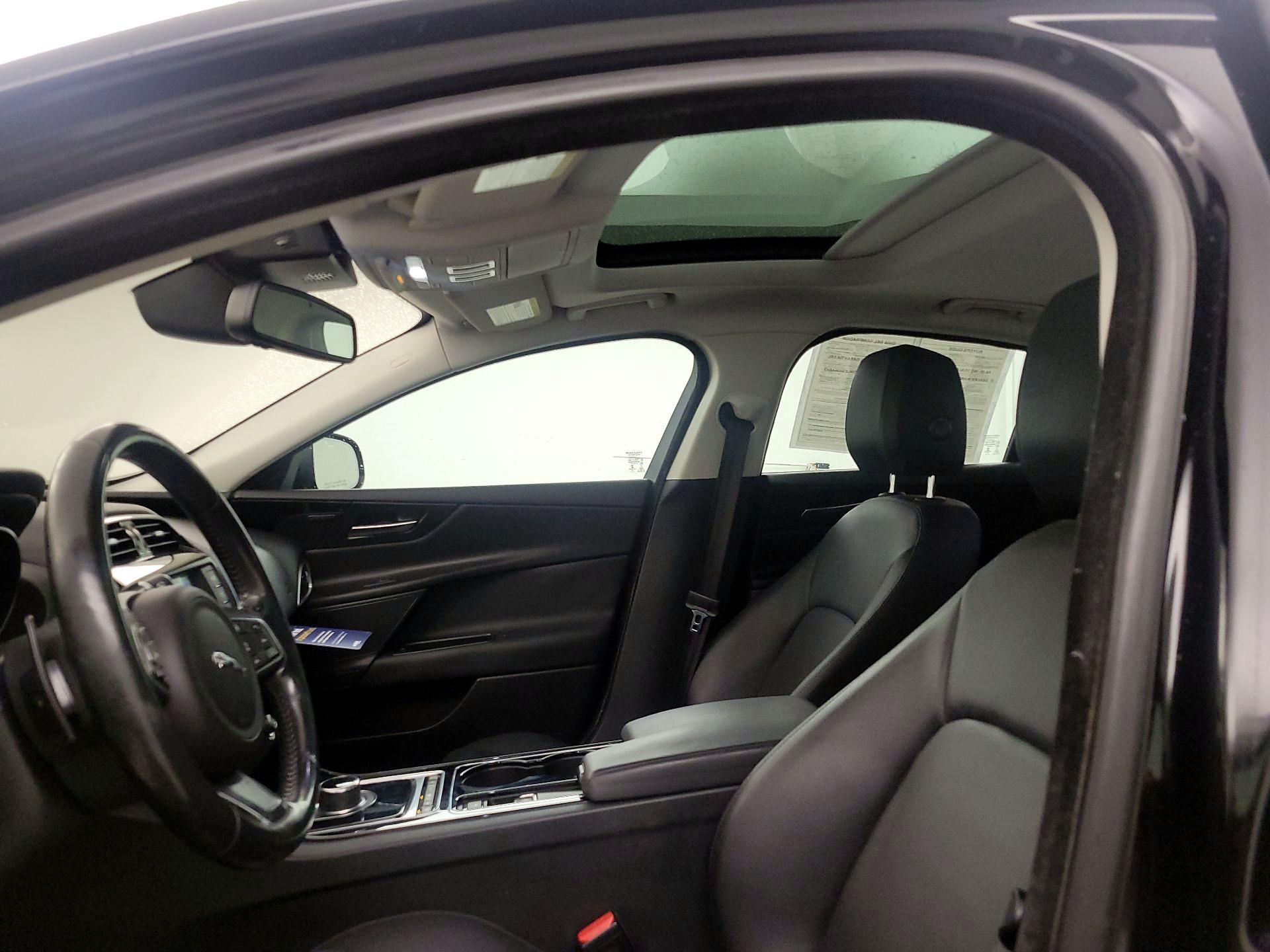 Thumbnail: 2017 Jaguar XE - 20