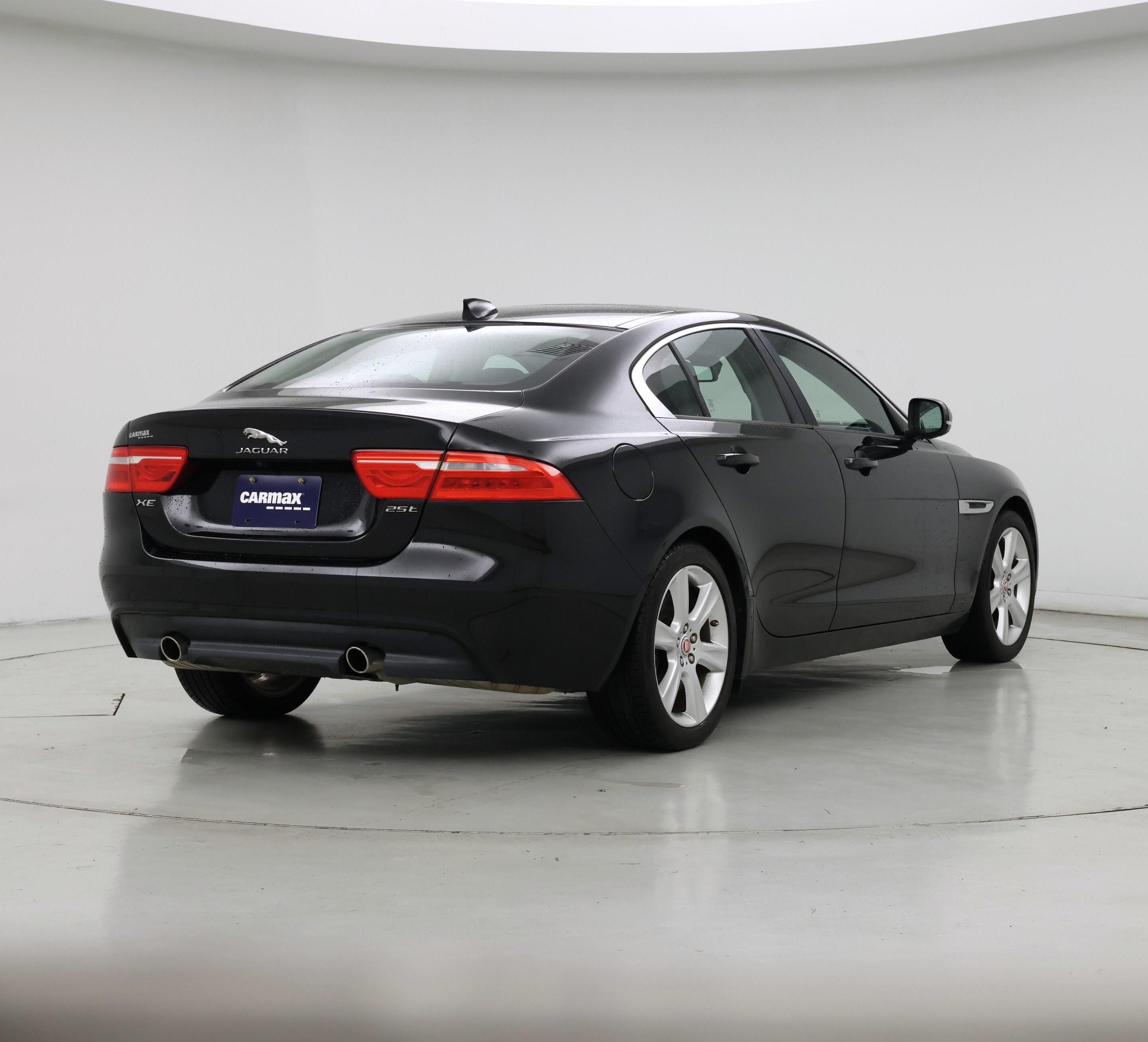 Thumbnail: 2017 Jaguar XE - 8