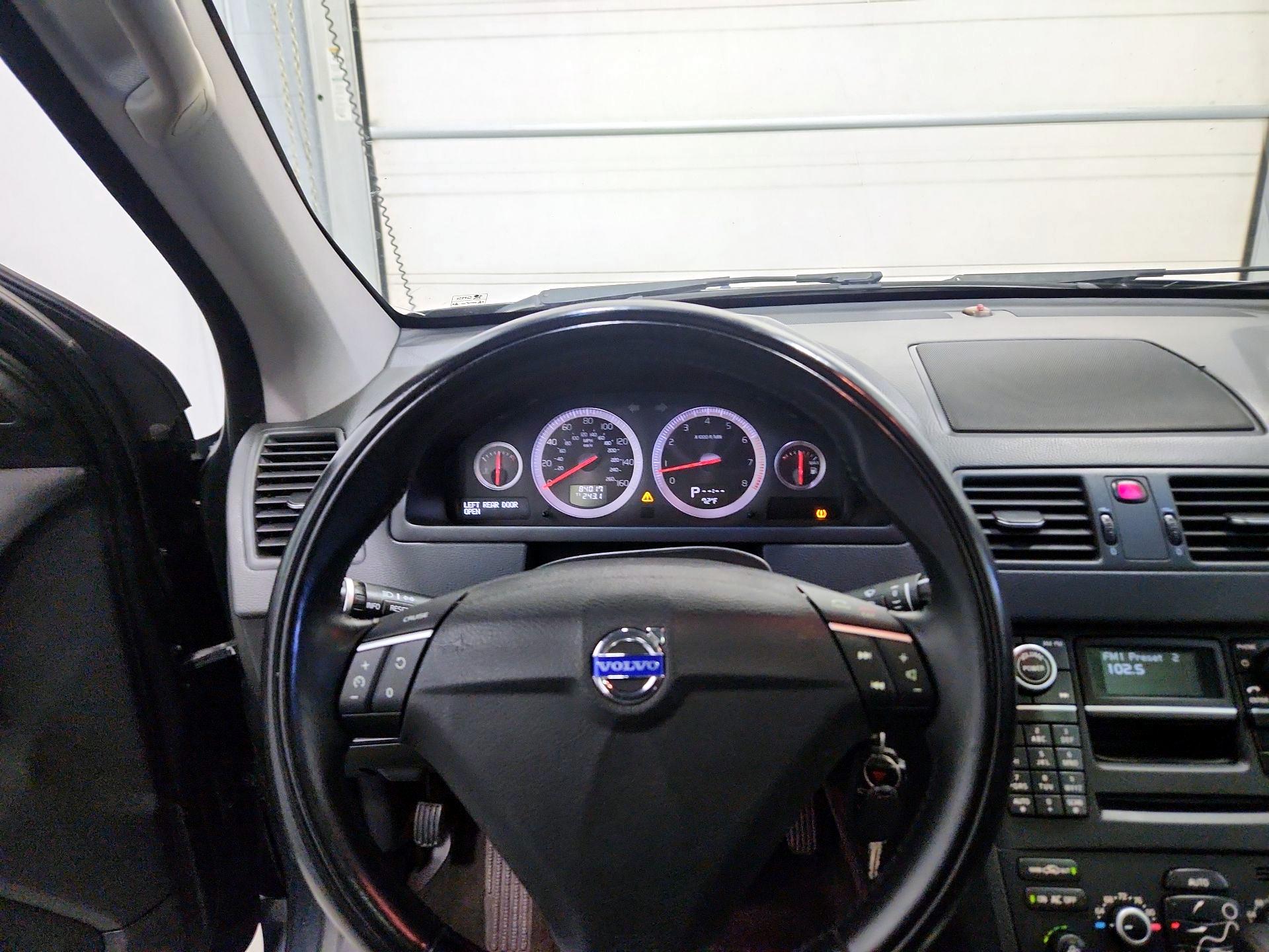 Thumbnail: 2014 Volvo XC90 - 10