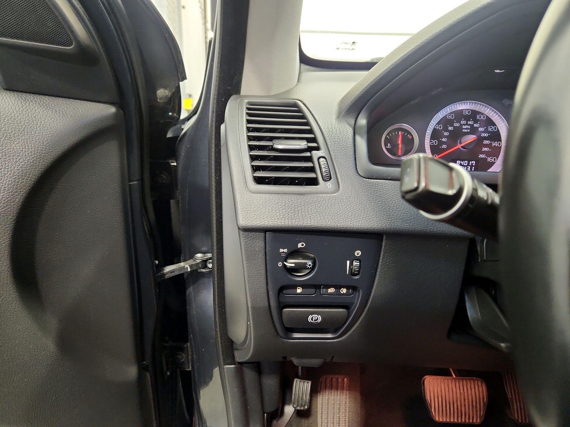 Thumbnail: 2014 Volvo XC90 - 13