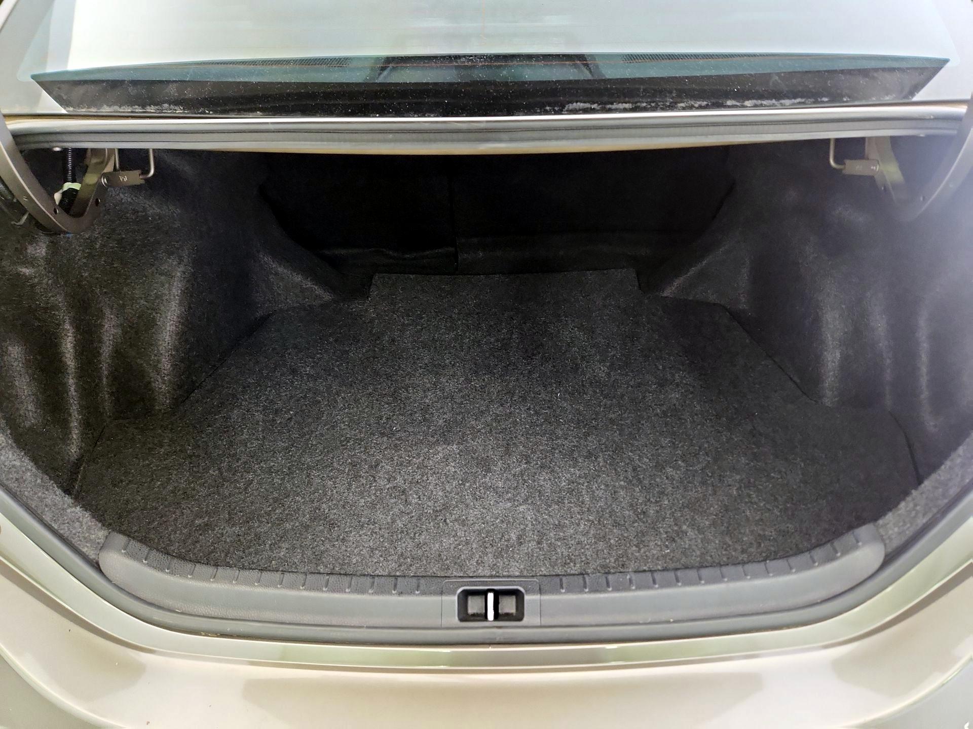 Thumbnail: 2018 Toyota Corolla - 20