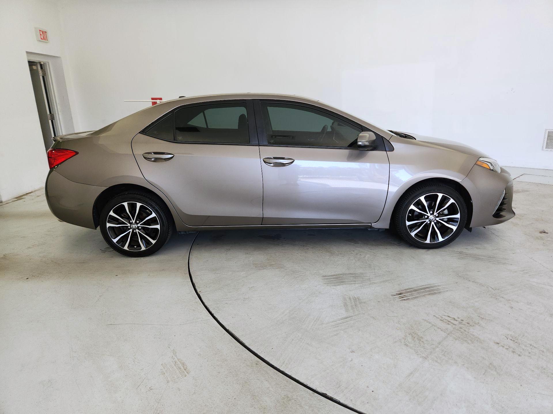 Thumbnail: 2018 Toyota Corolla - 4