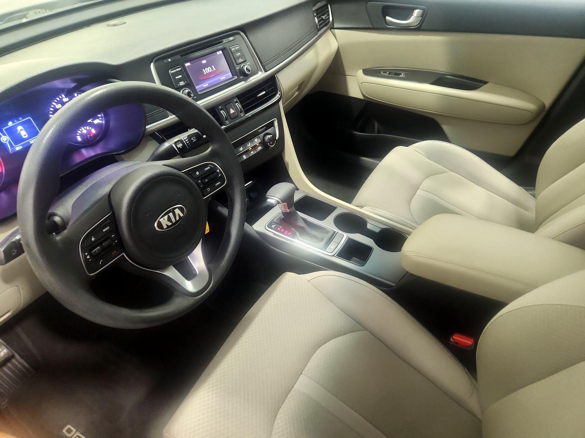 Thumbnail: 2016 Kia Optima - 11