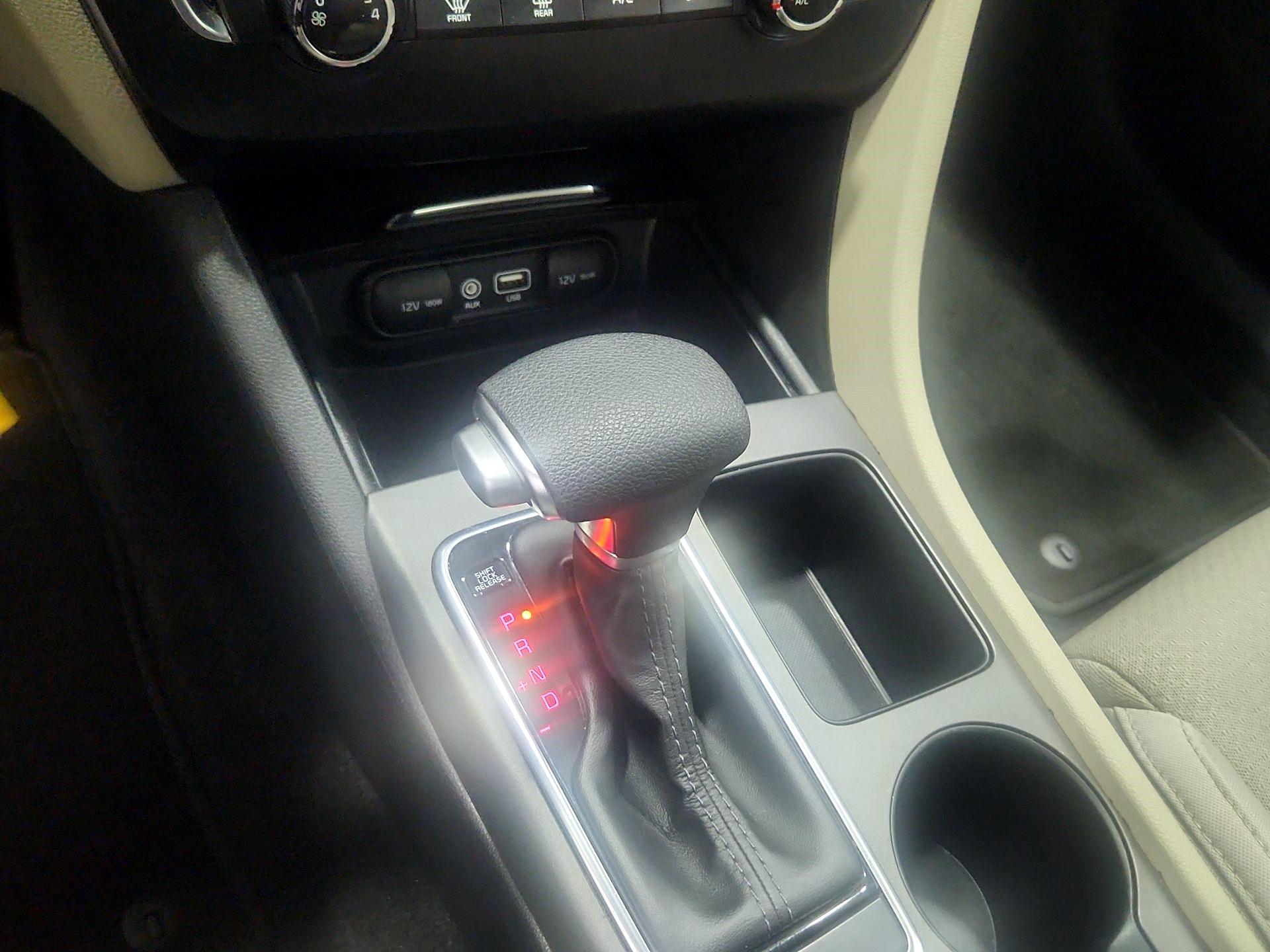 Thumbnail: 2016 Kia Optima - 17