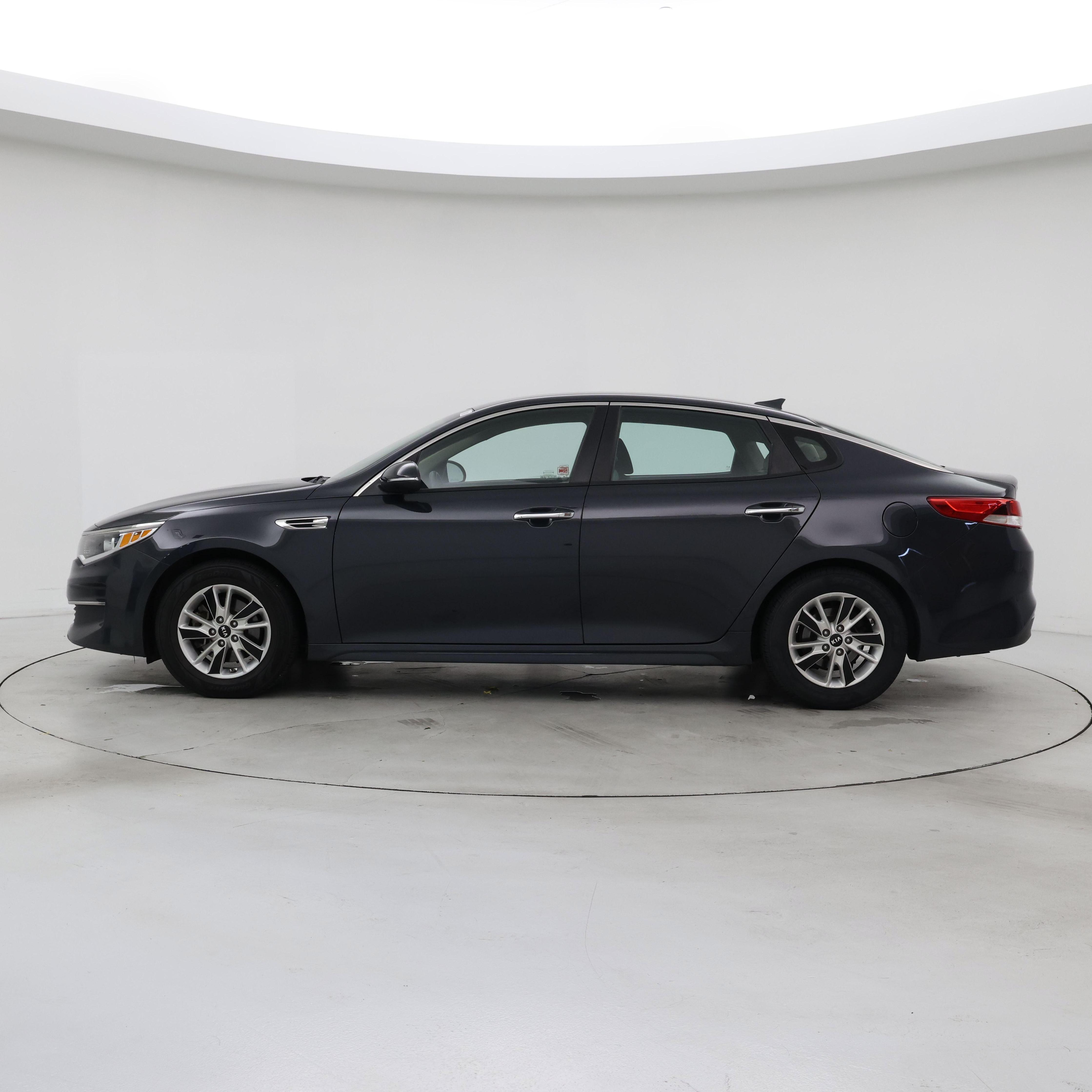 Thumbnail: 2016 Kia Optima - 3