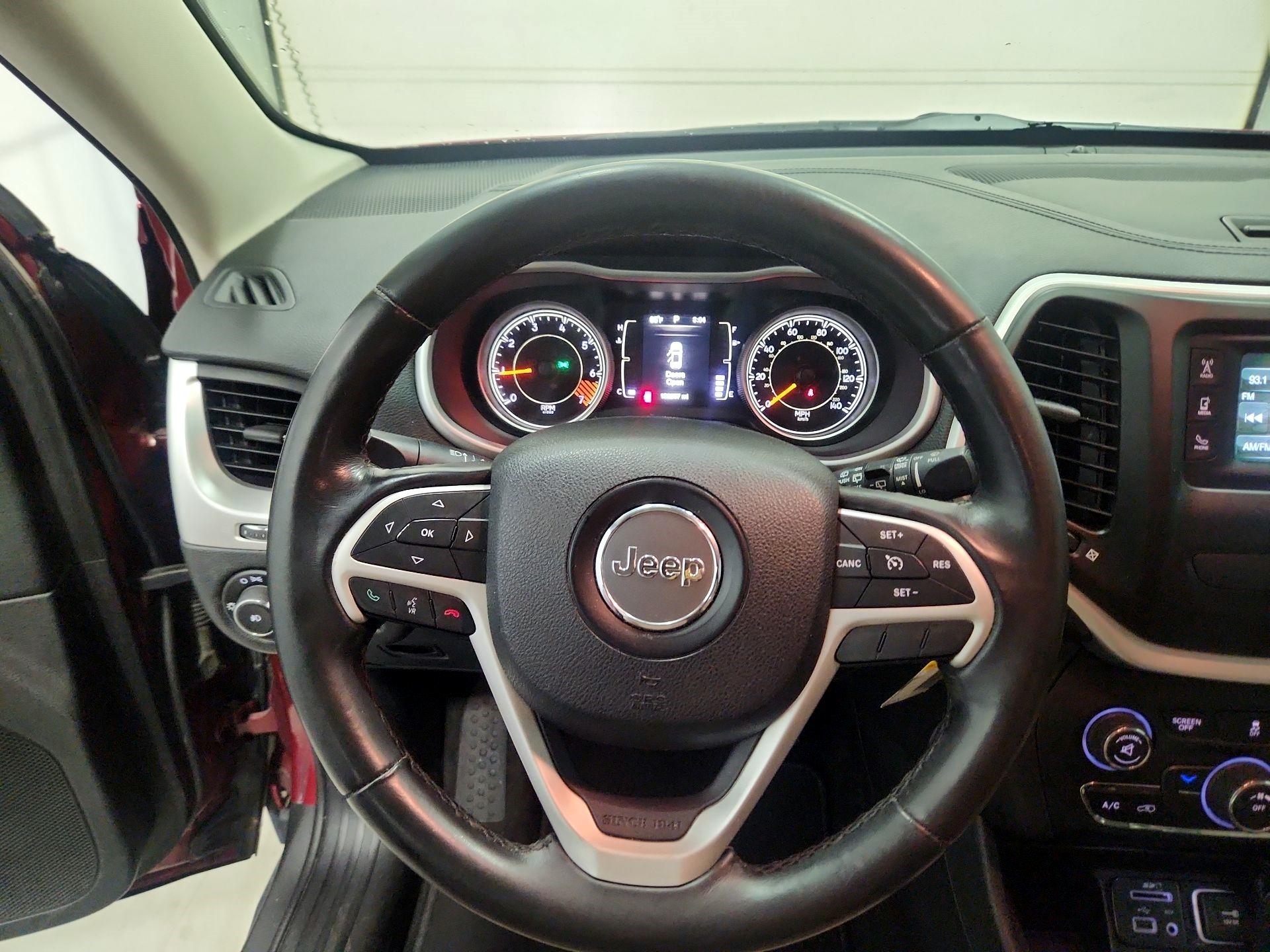 Thumbnail: 2015 Jeep Cherokee - 10