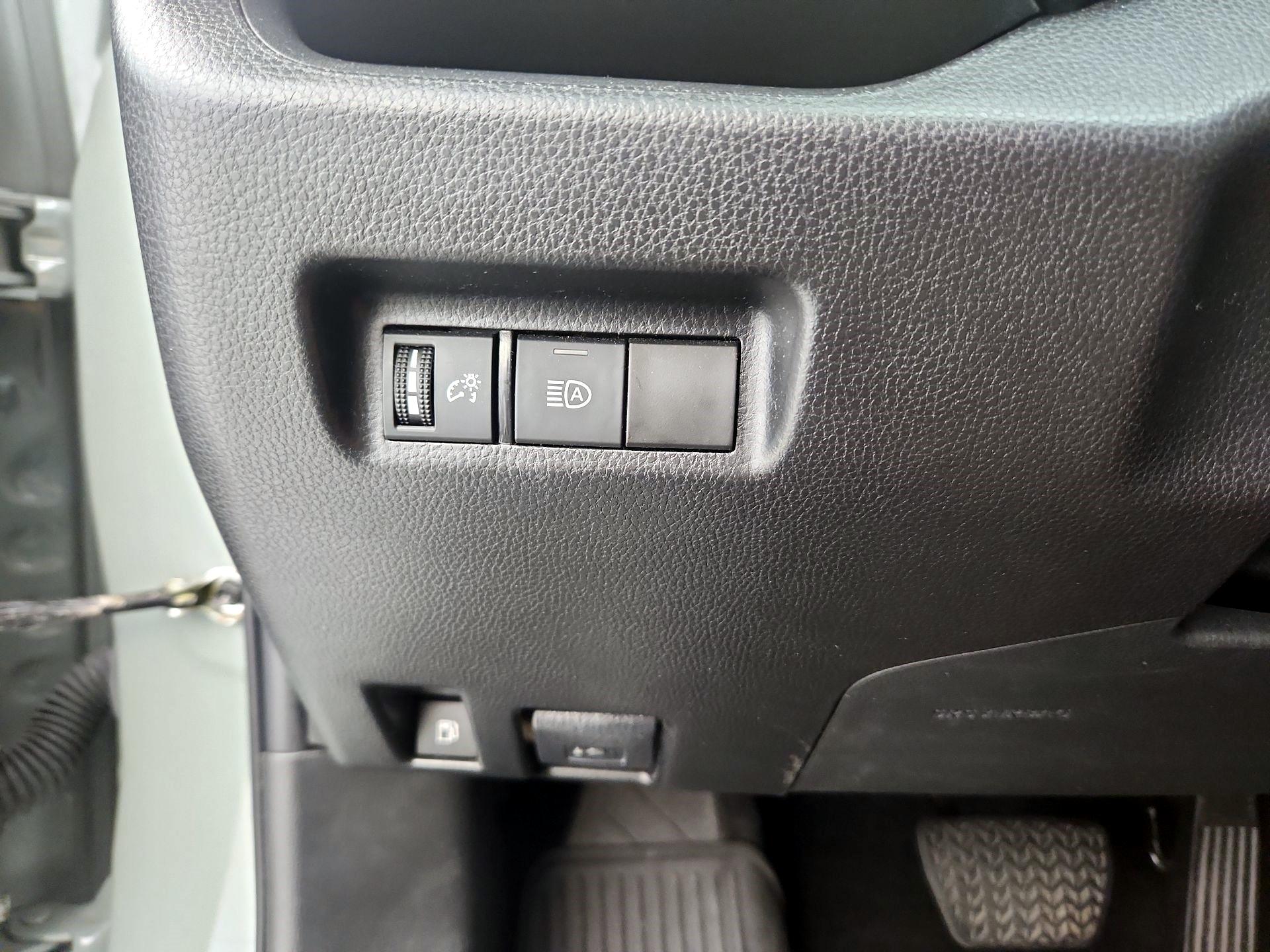 Thumbnail: 2022 Toyota RAV4 - 13