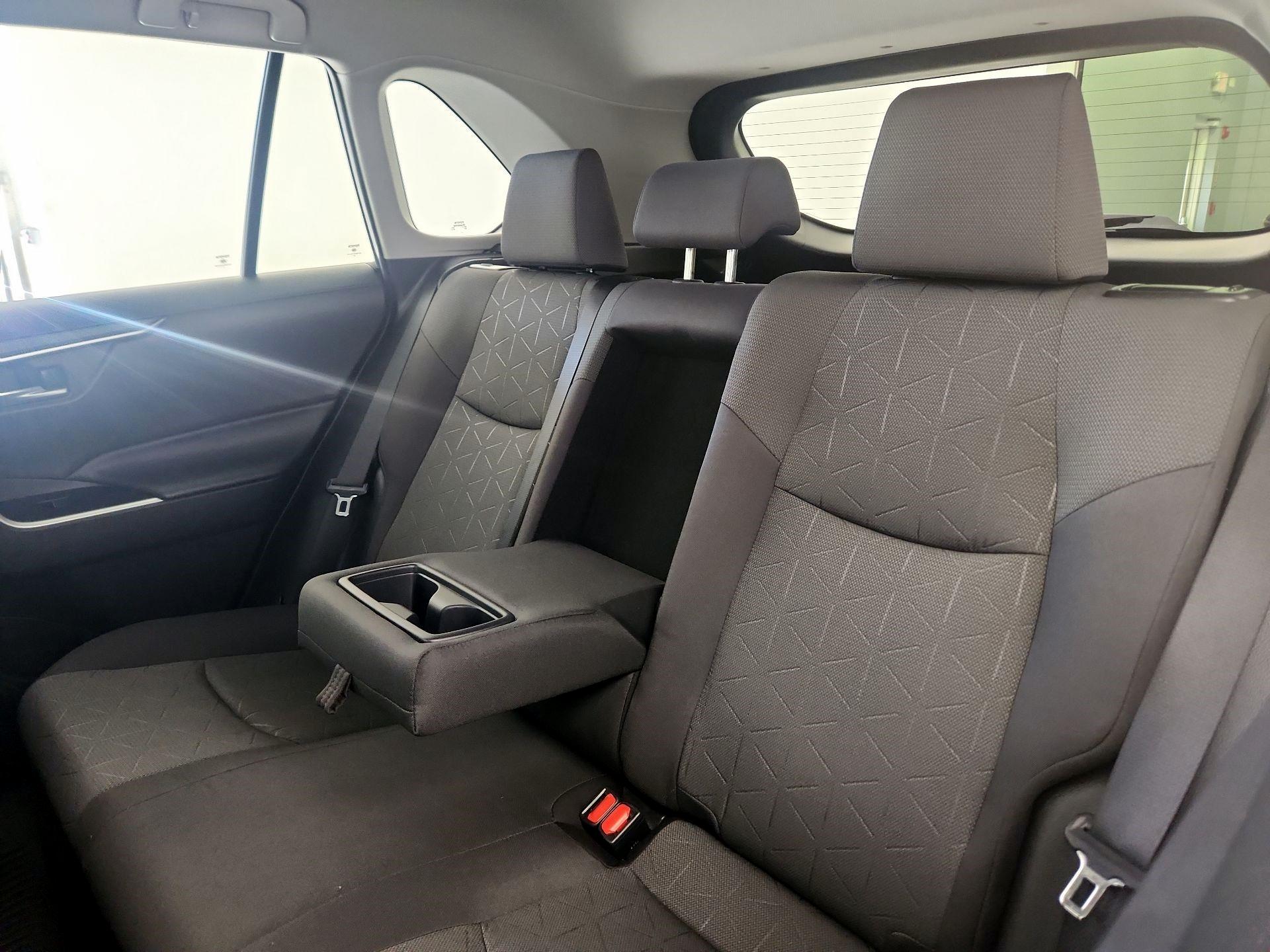 Thumbnail: 2022 Toyota RAV4 - 19