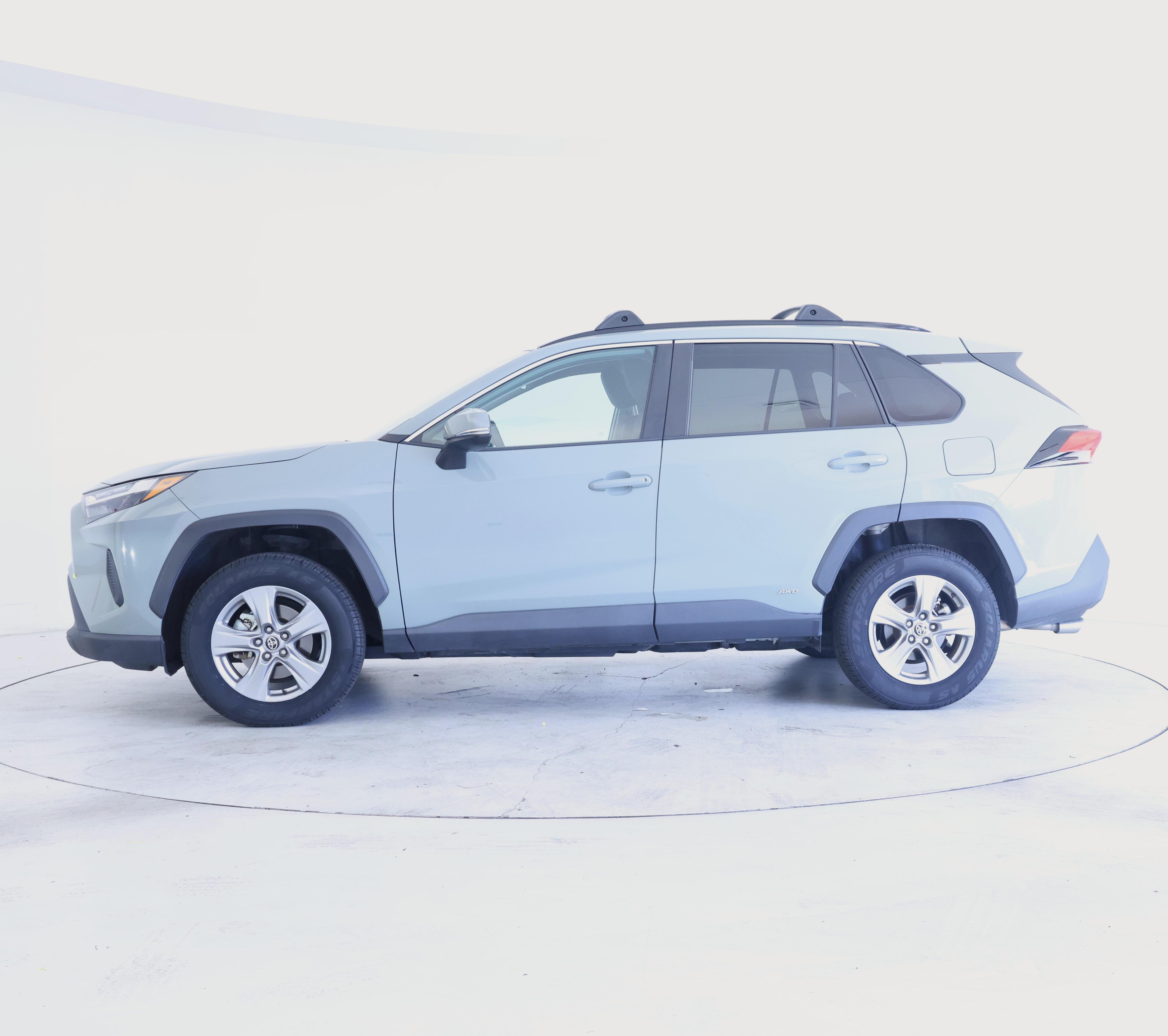 Thumbnail: 2022 Toyota RAV4 - 3