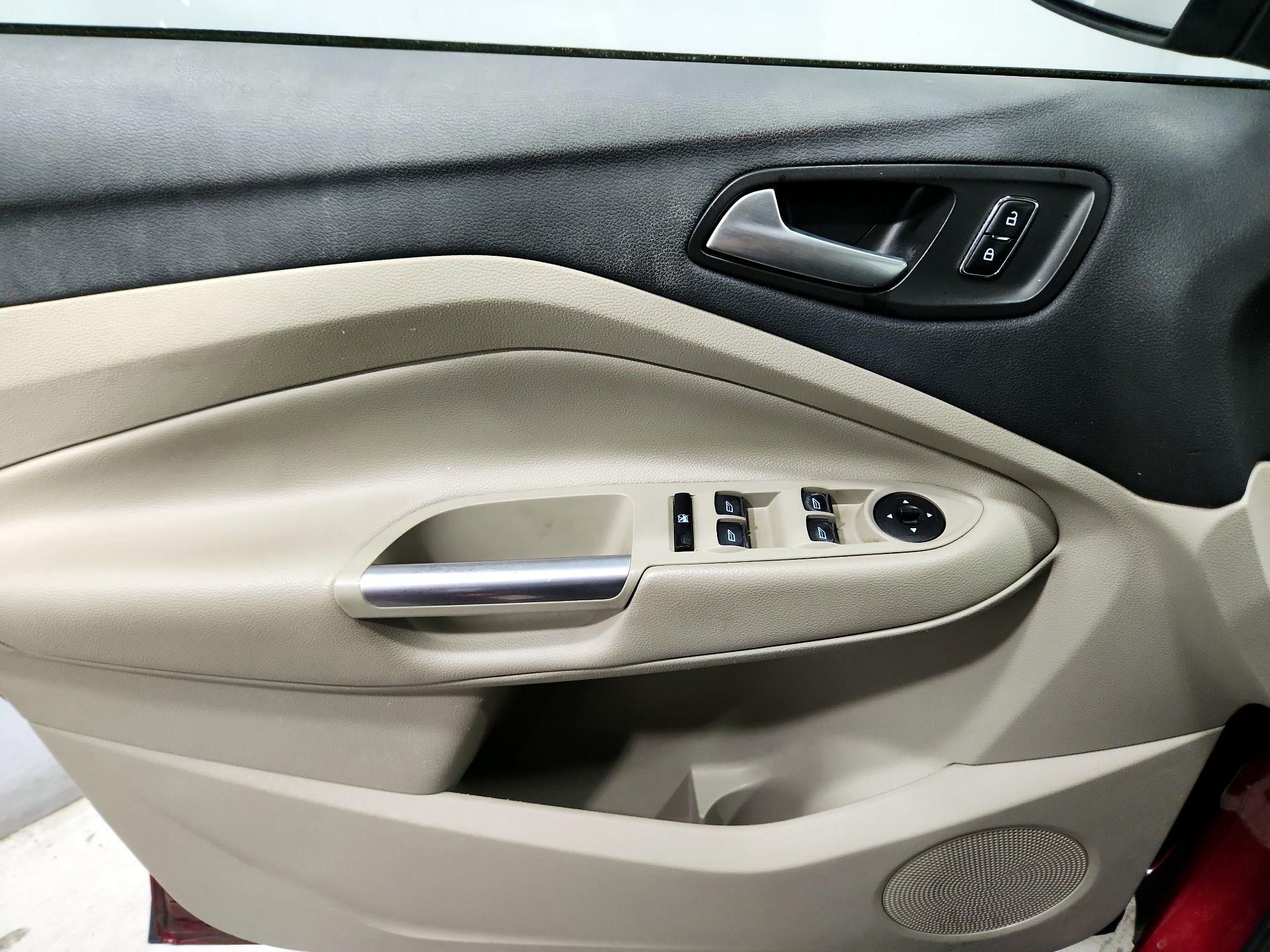 Thumbnail: 2016 Ford Escape - 12