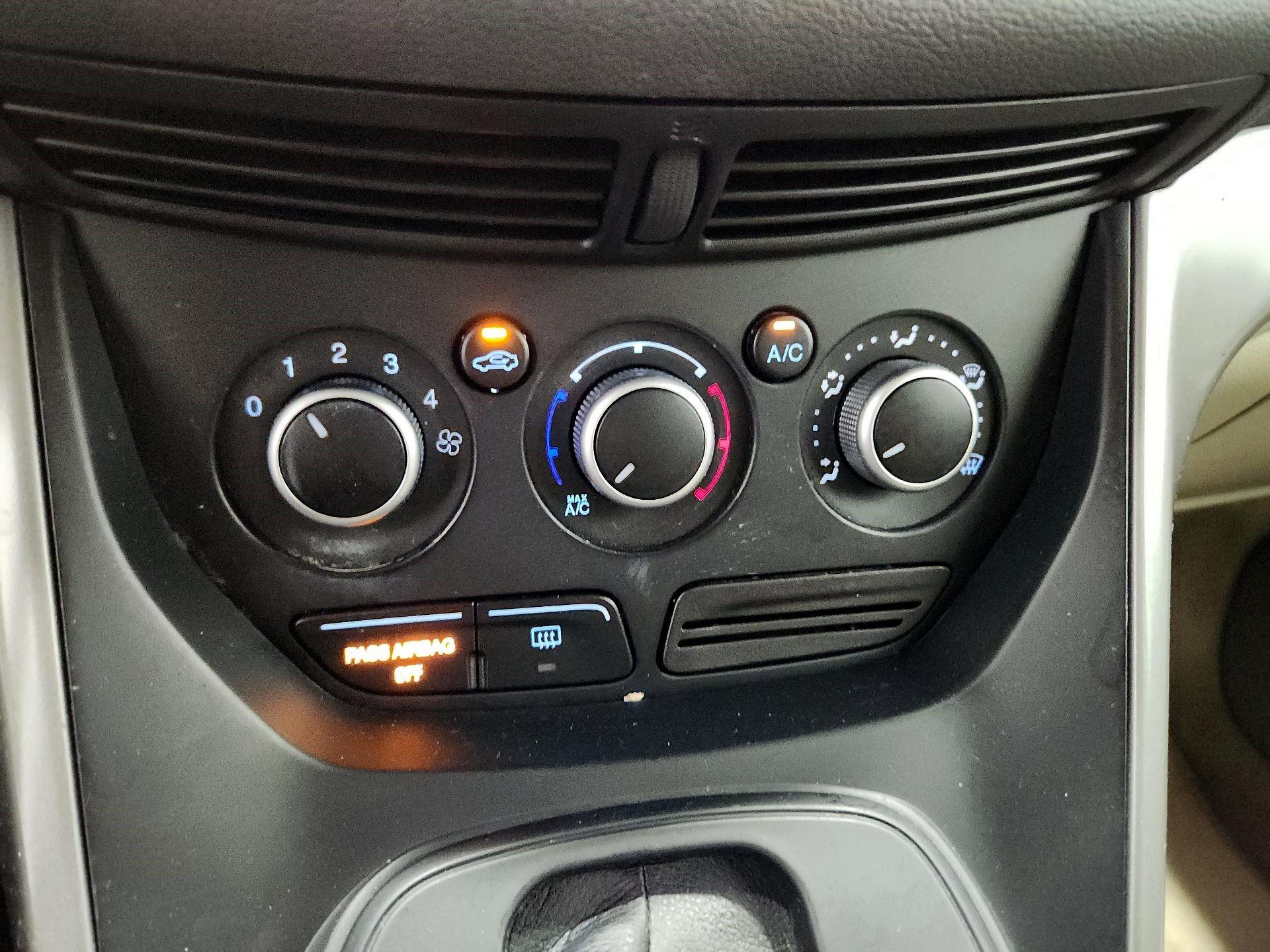 Thumbnail: 2016 Ford Escape - 16