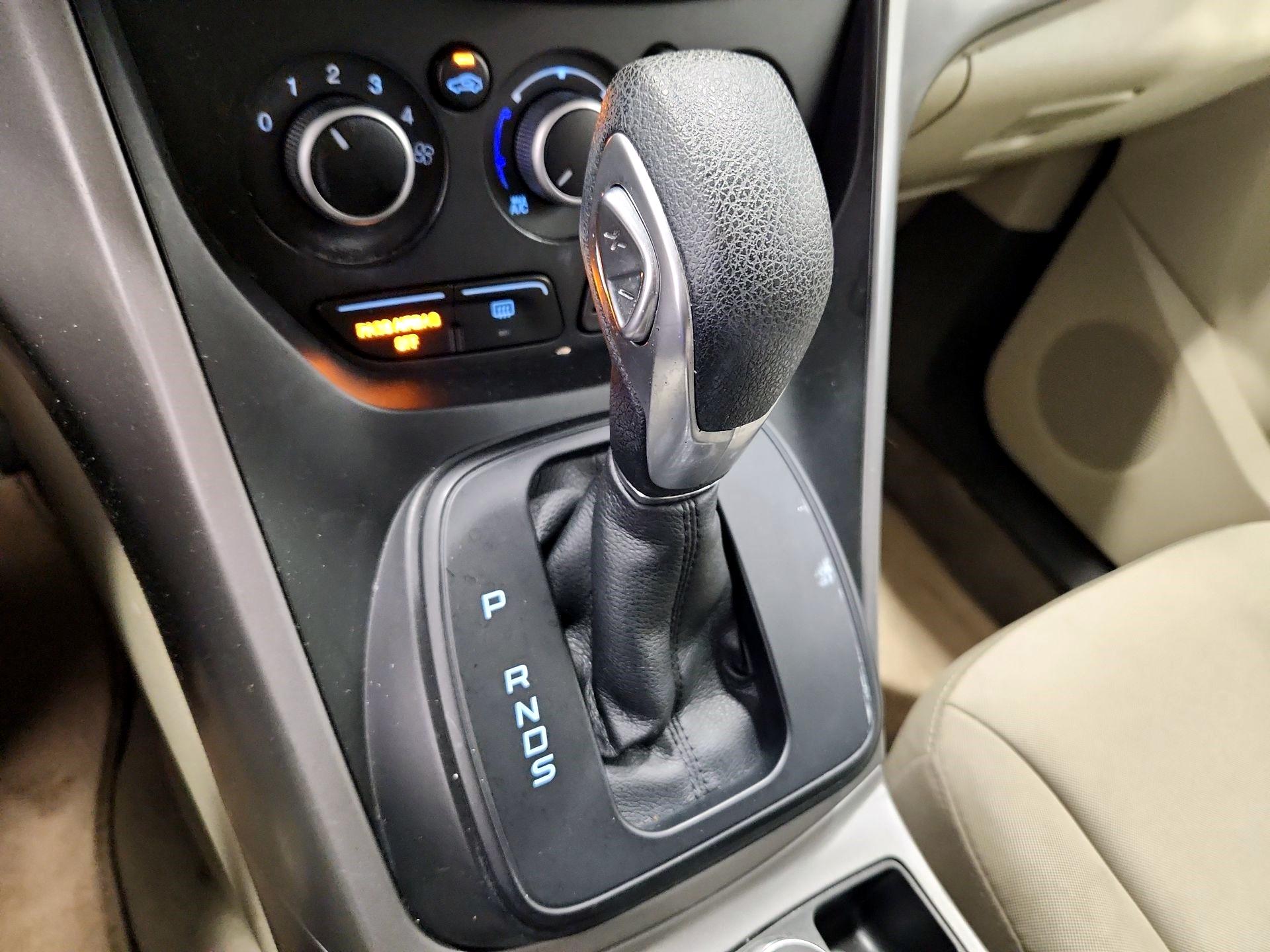 Thumbnail: 2016 Ford Escape - 17