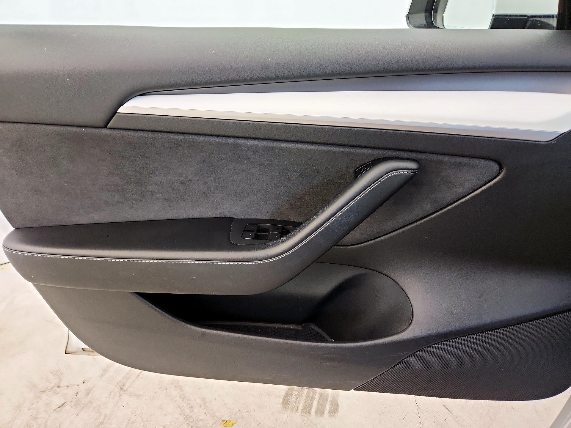 Thumbnail: 2021 Tesla Model 3 - 12