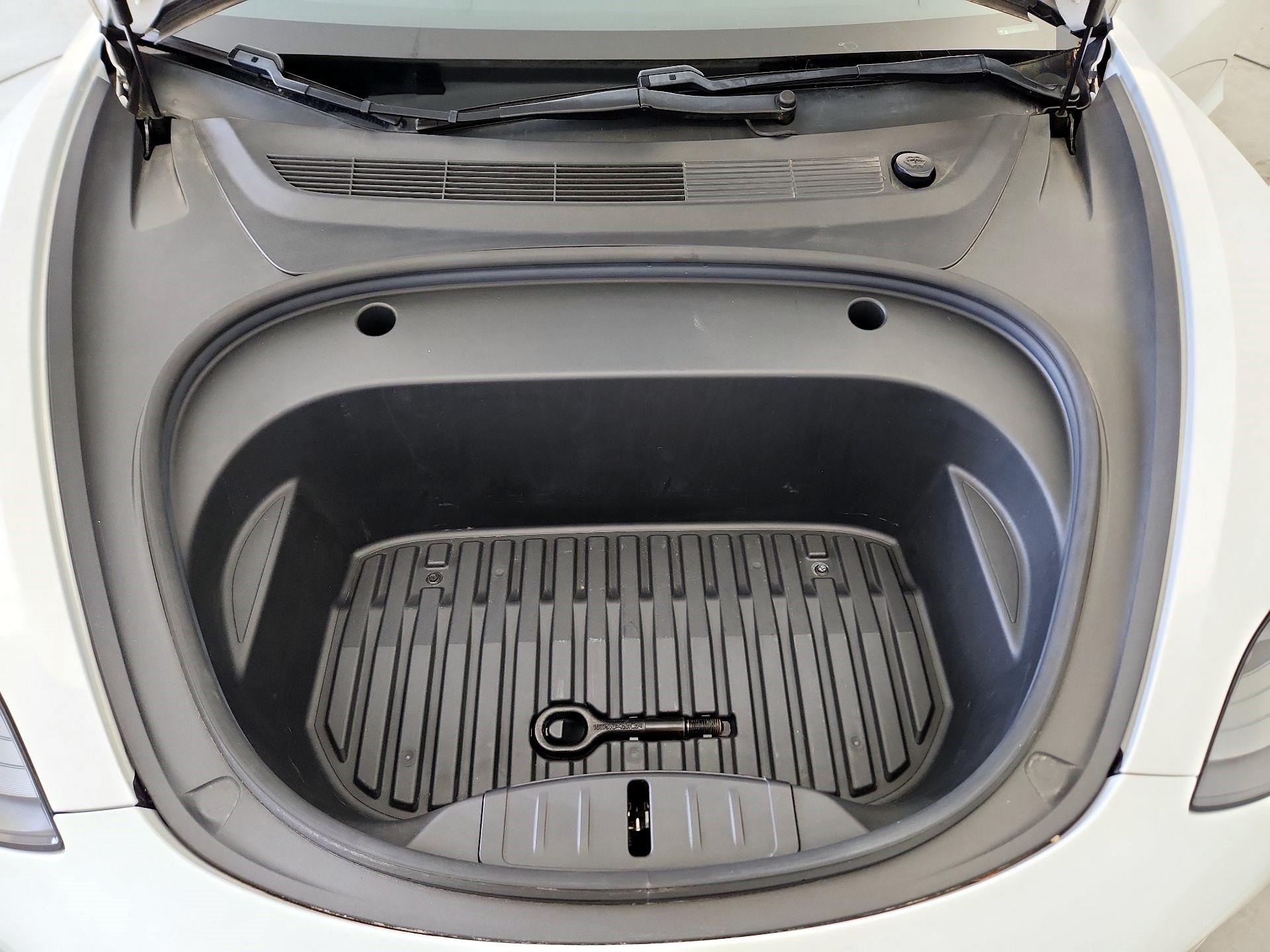 Thumbnail: 2021 Tesla Model 3 - 19