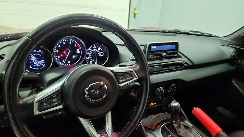 2016 Mazda MX-5 Miata Sport 9