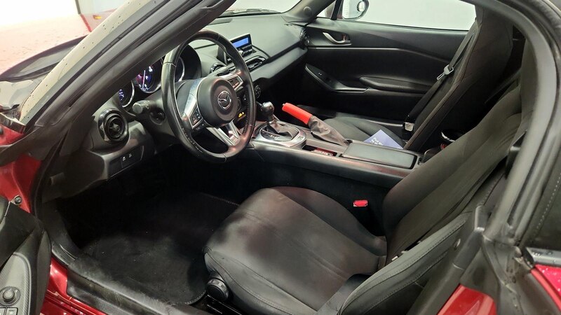 2016 Mazda MX-5 Miata Sport 11