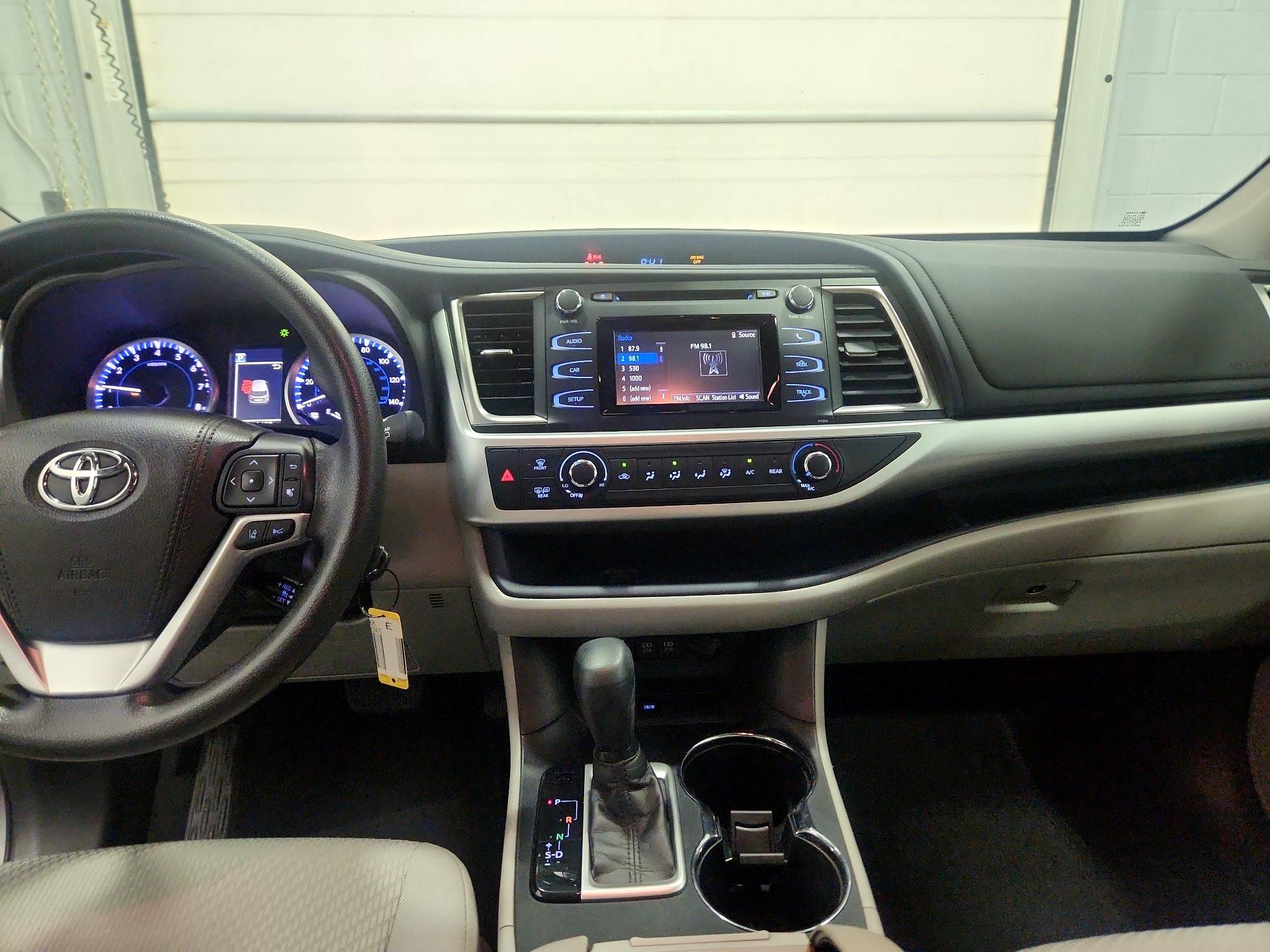 Thumbnail: 2018 Toyota Highlander - 9