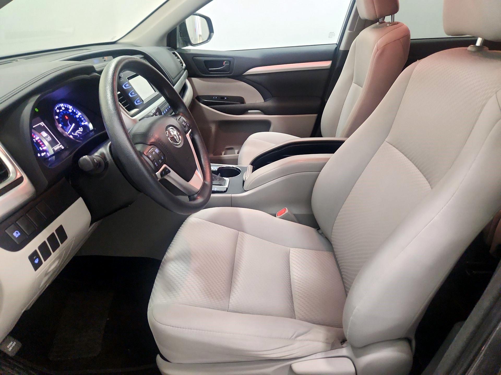 Thumbnail: 2018 Toyota Highlander - 11