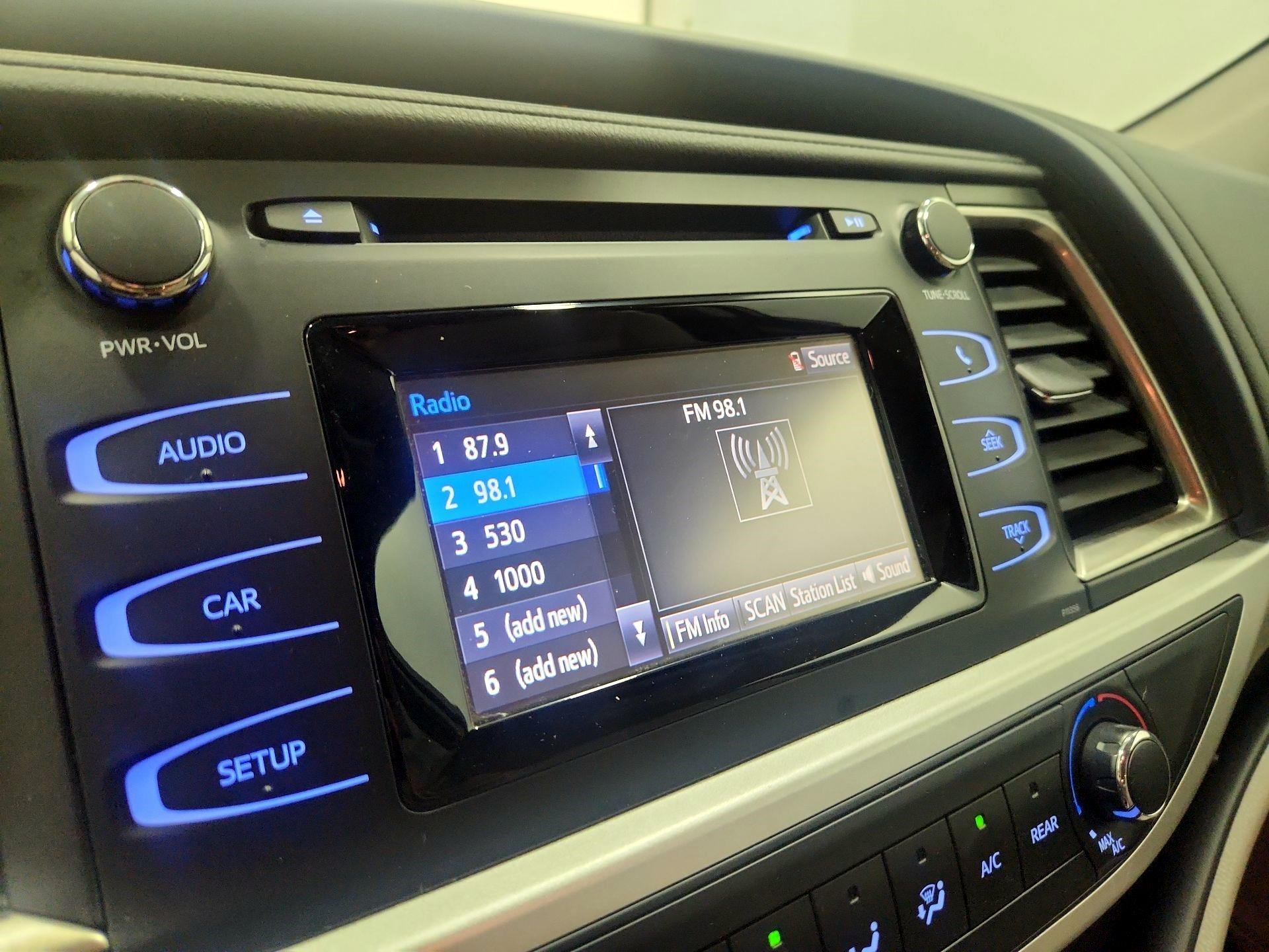 Thumbnail: 2018 Toyota Highlander - 15