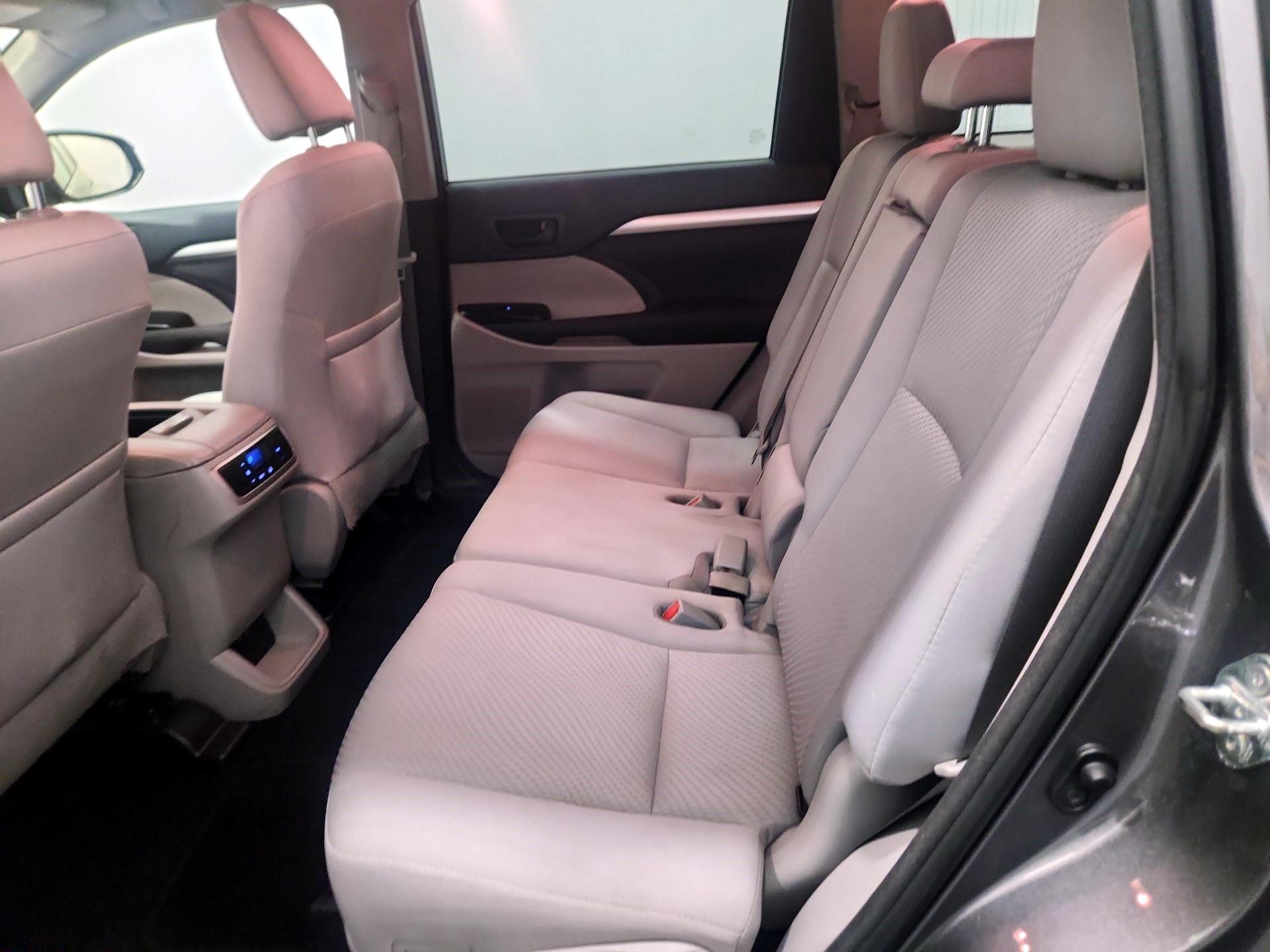 Thumbnail: 2018 Toyota Highlander - 19
