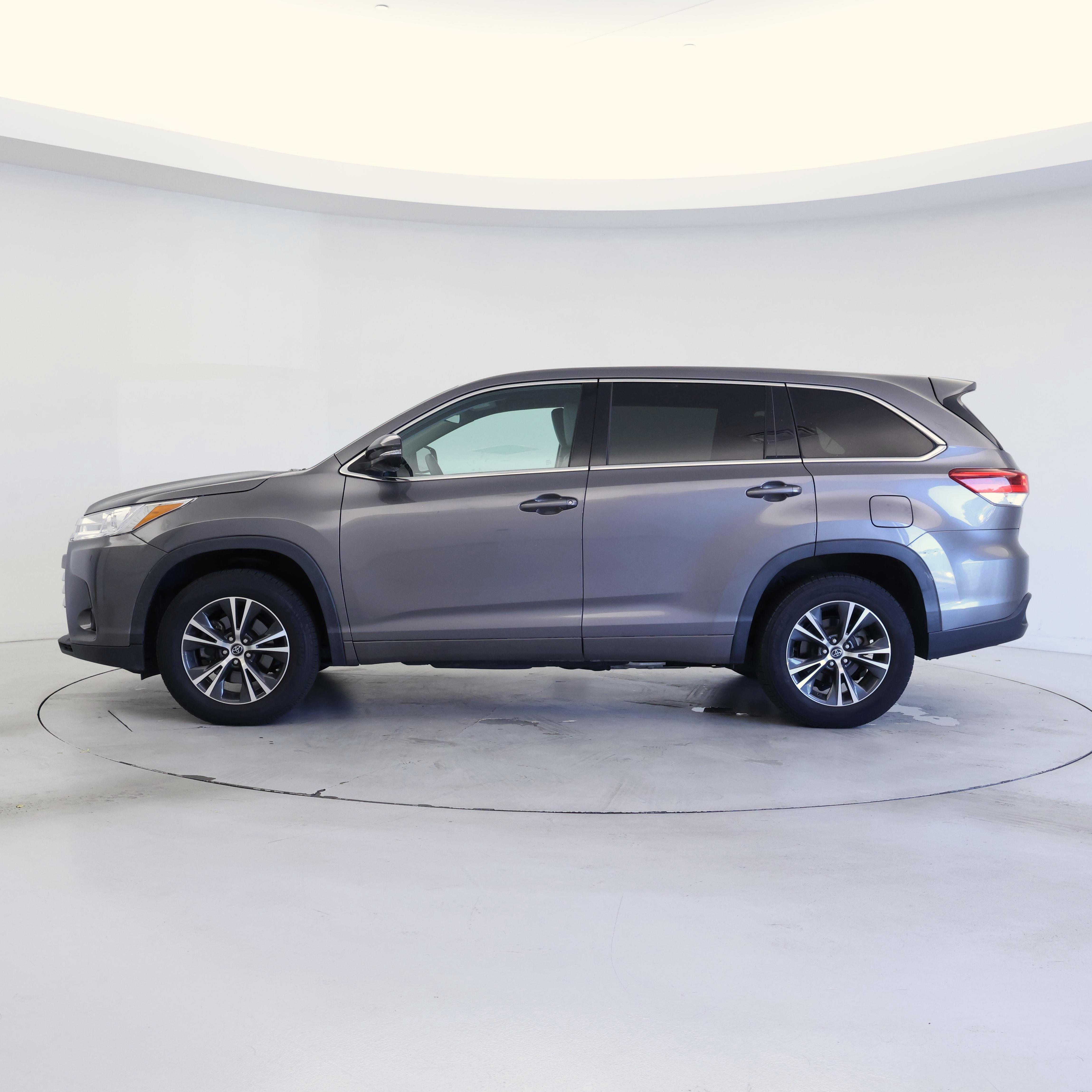 Thumbnail: 2018 Toyota Highlander - 3