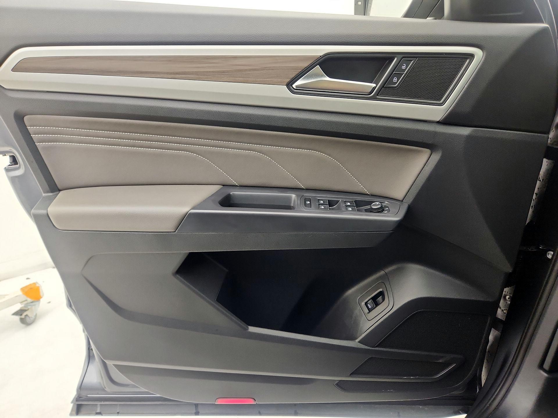 Thumbnail: 2021 Volkswagen Atlas - 12