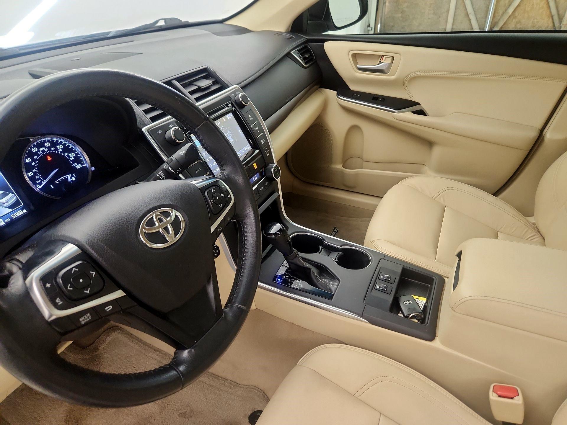 Thumbnail: 2017 Toyota Camry - 11