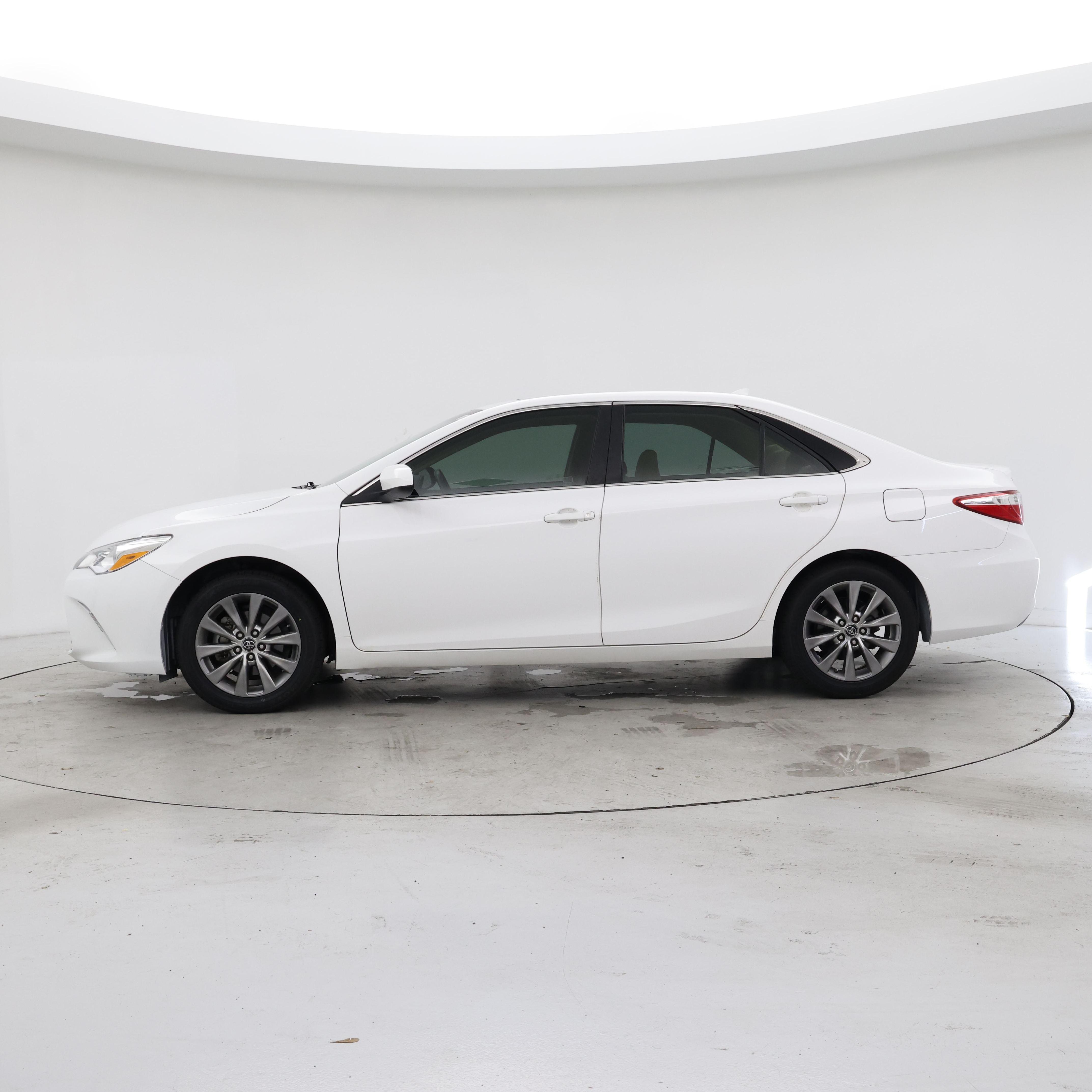 Thumbnail: 2017 Toyota Camry - 3