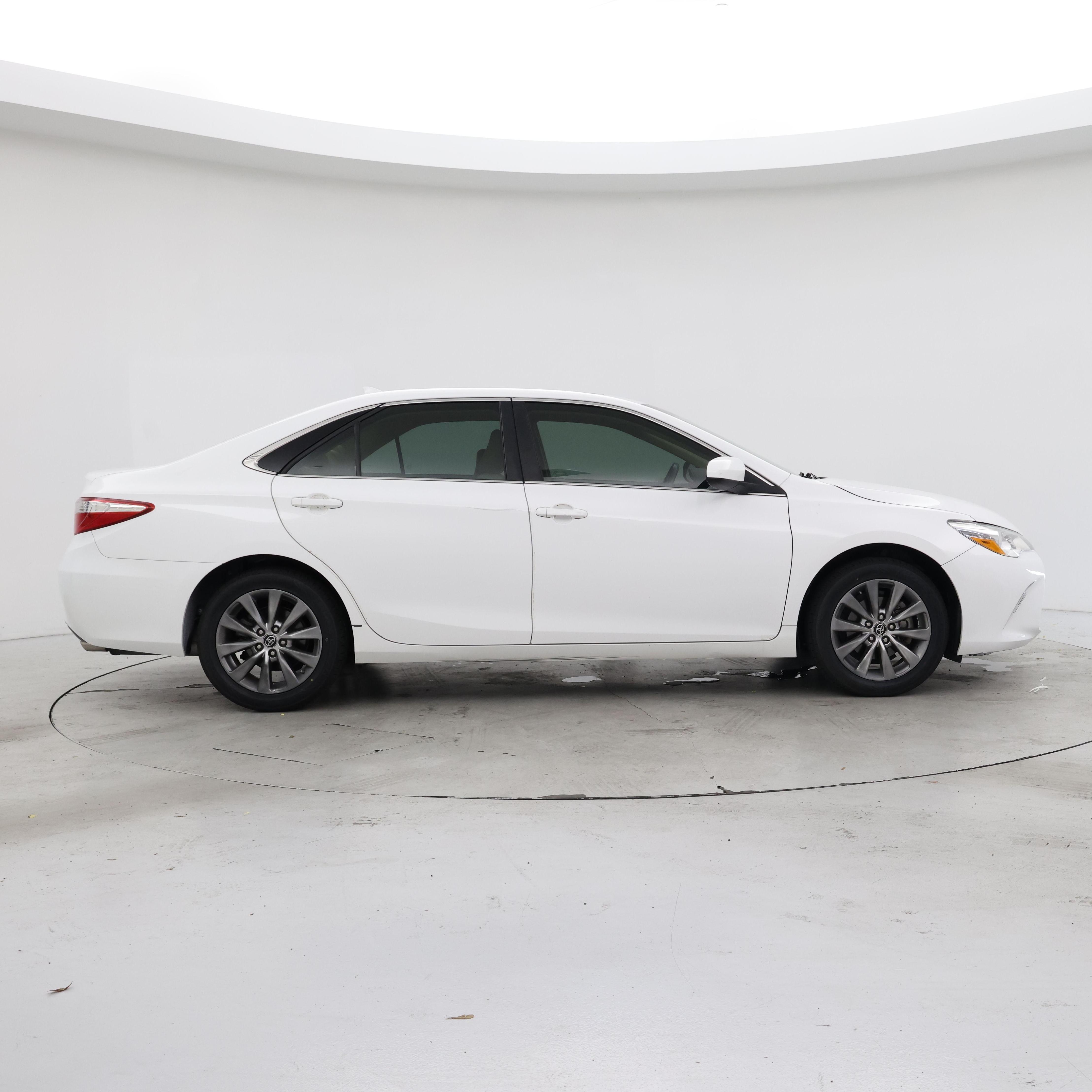 Thumbnail: 2017 Toyota Camry - 7