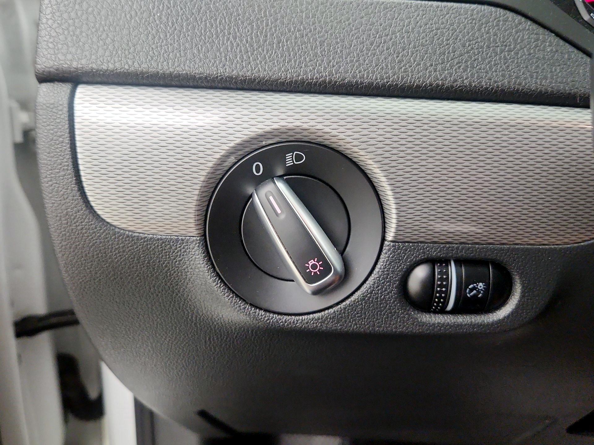 Thumbnail: 2017 Volkswagen Jetta - 13
