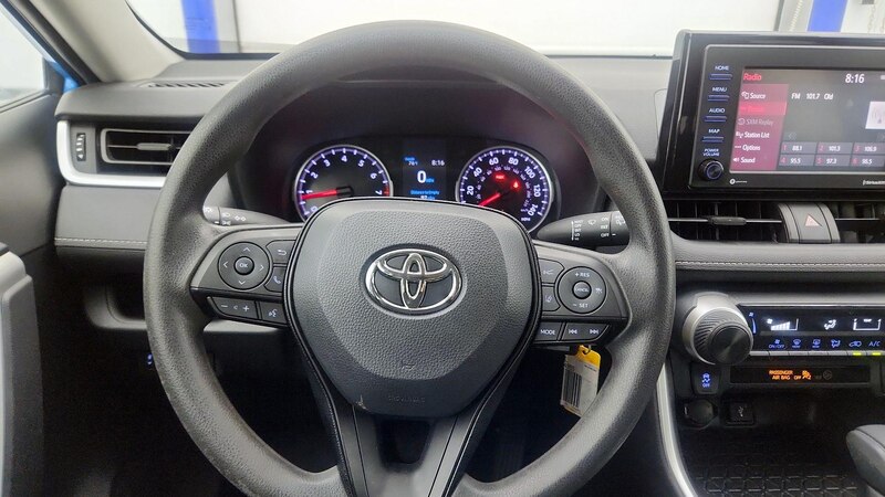 2020 Toyota RAV4 LE 10