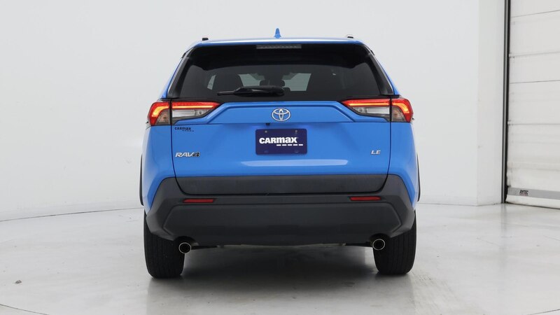 2020 Toyota RAV4 LE 6
