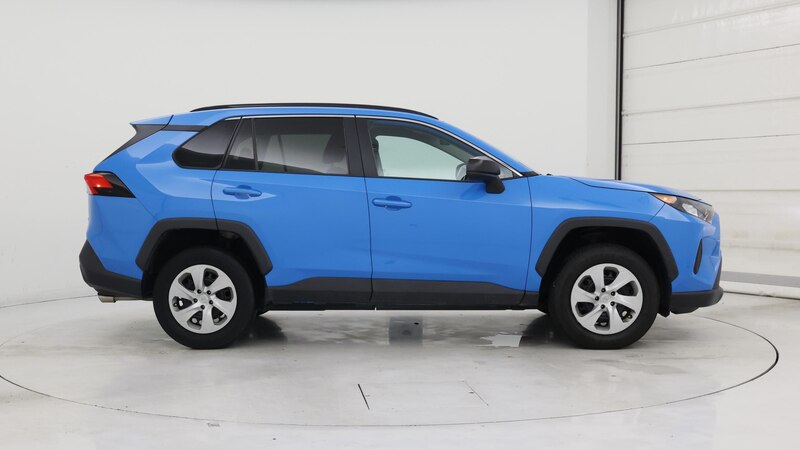 2020 Toyota RAV4 LE 7