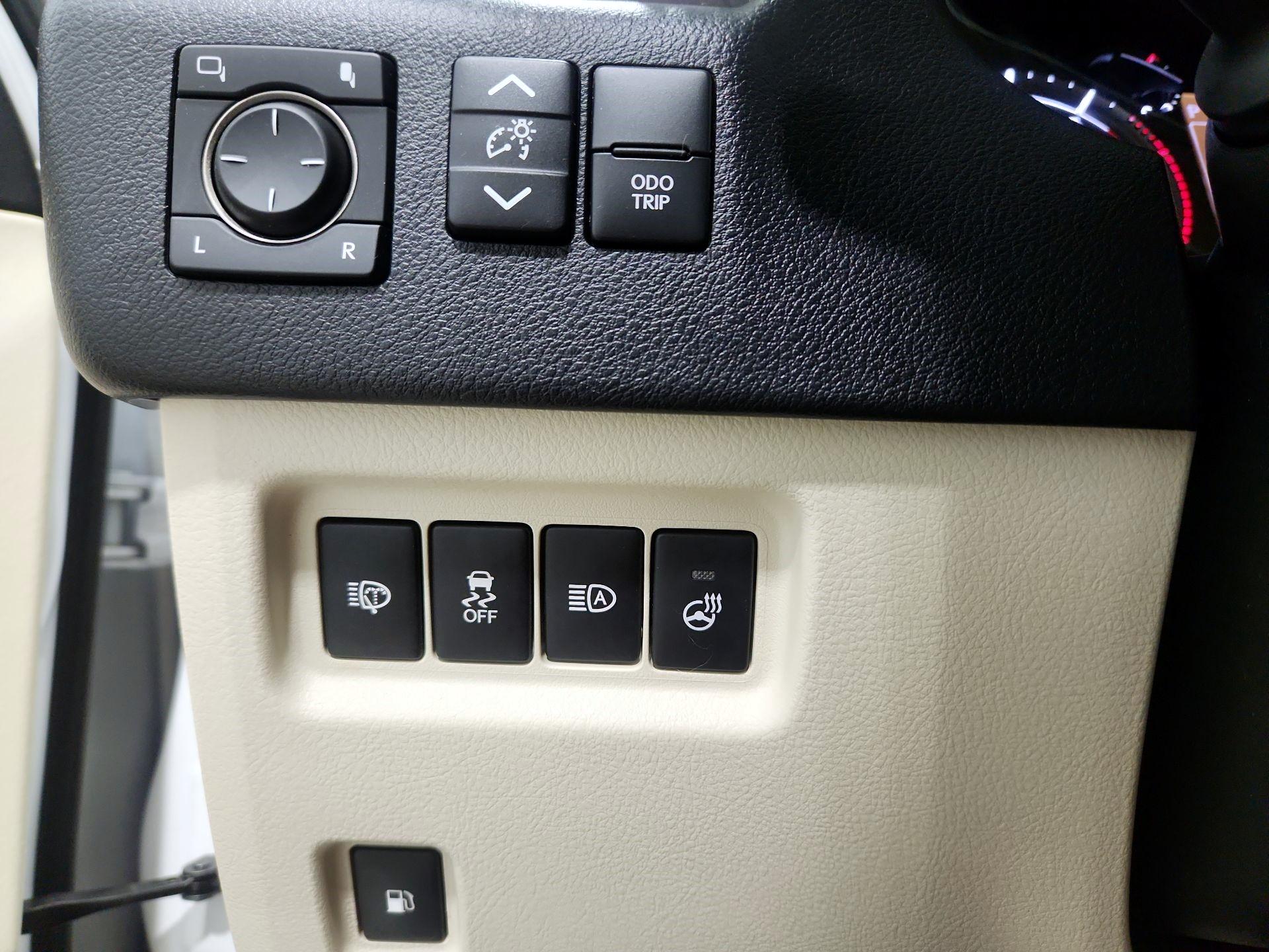 Thumbnail: 2022 Lexus GX - 13