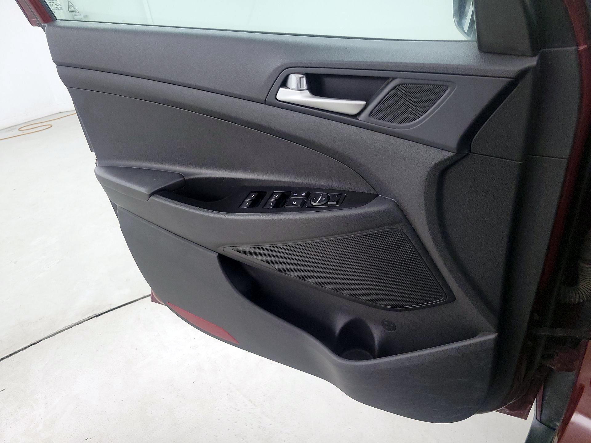 Thumbnail: 2019 Hyundai Tucson - 12