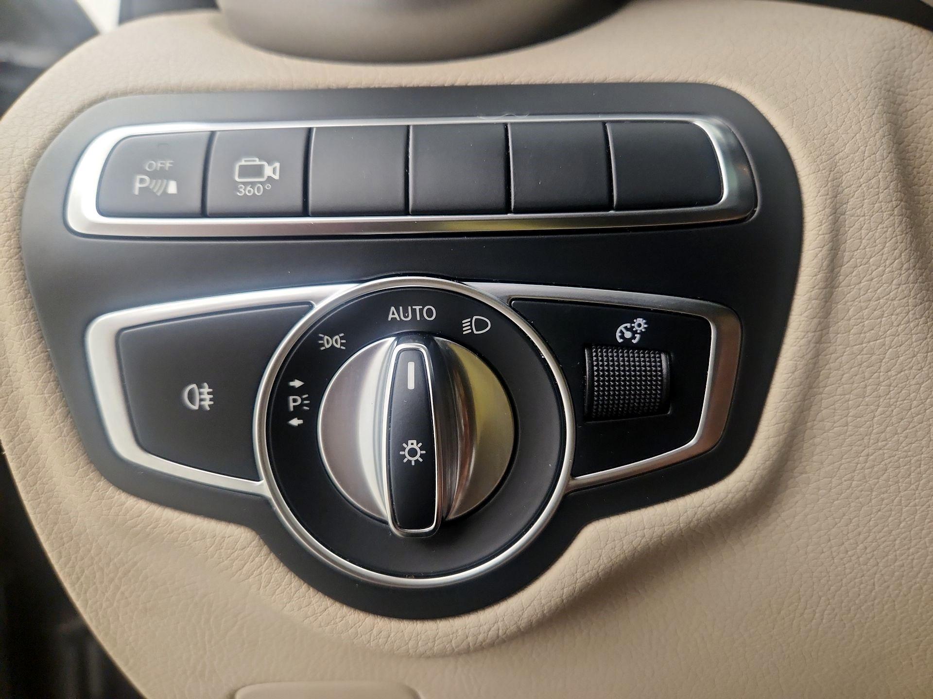 Thumbnail: 2018 Mercedes-Benz GLC - 13