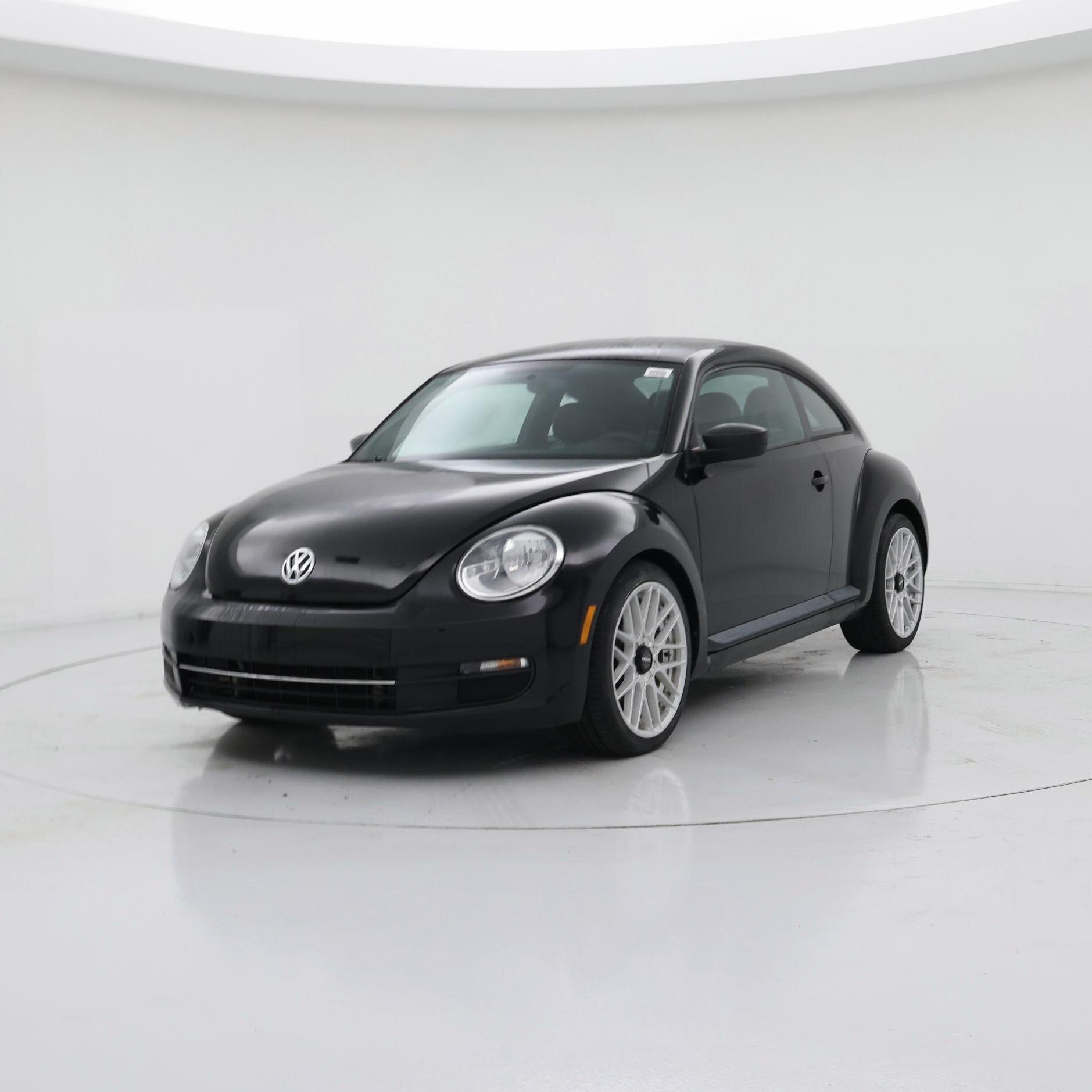 Thumbnail: 2015 Volkswagen Beetle - 4