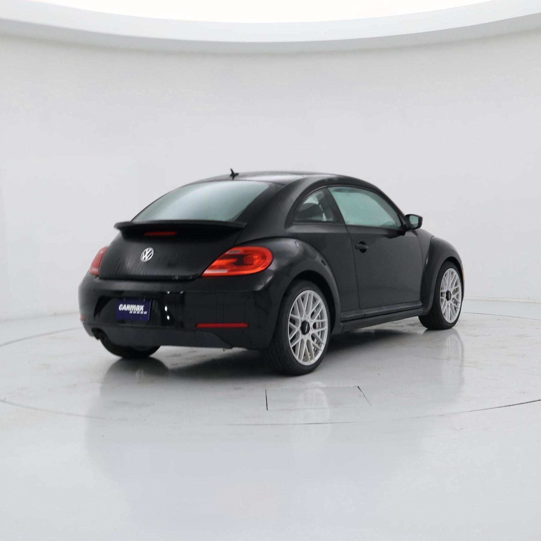 Thumbnail: 2015 Volkswagen Beetle - 8