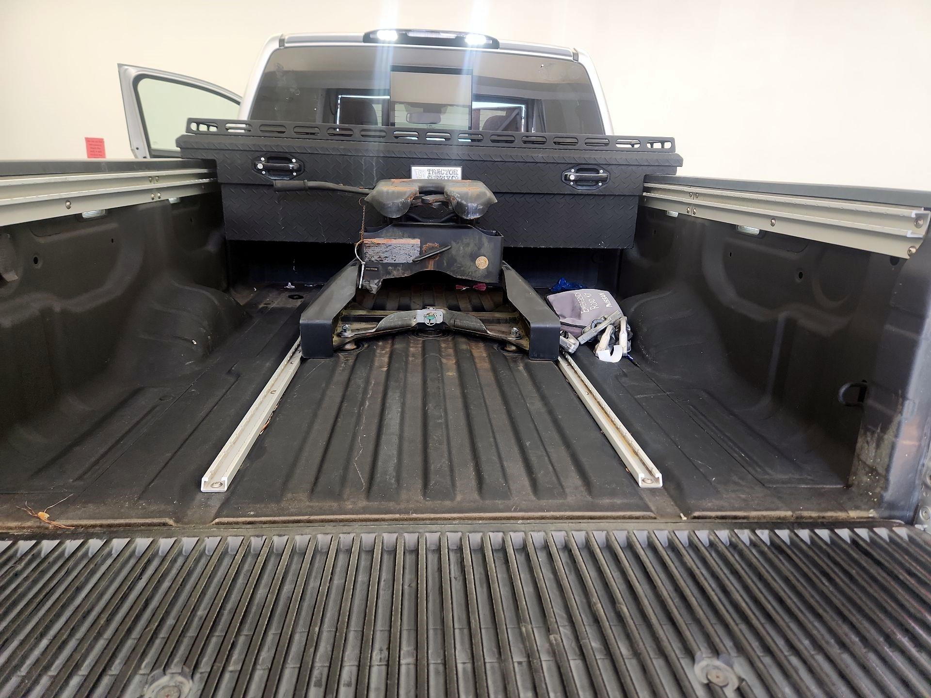 Thumbnail: 2016 Nissan Titan - 20