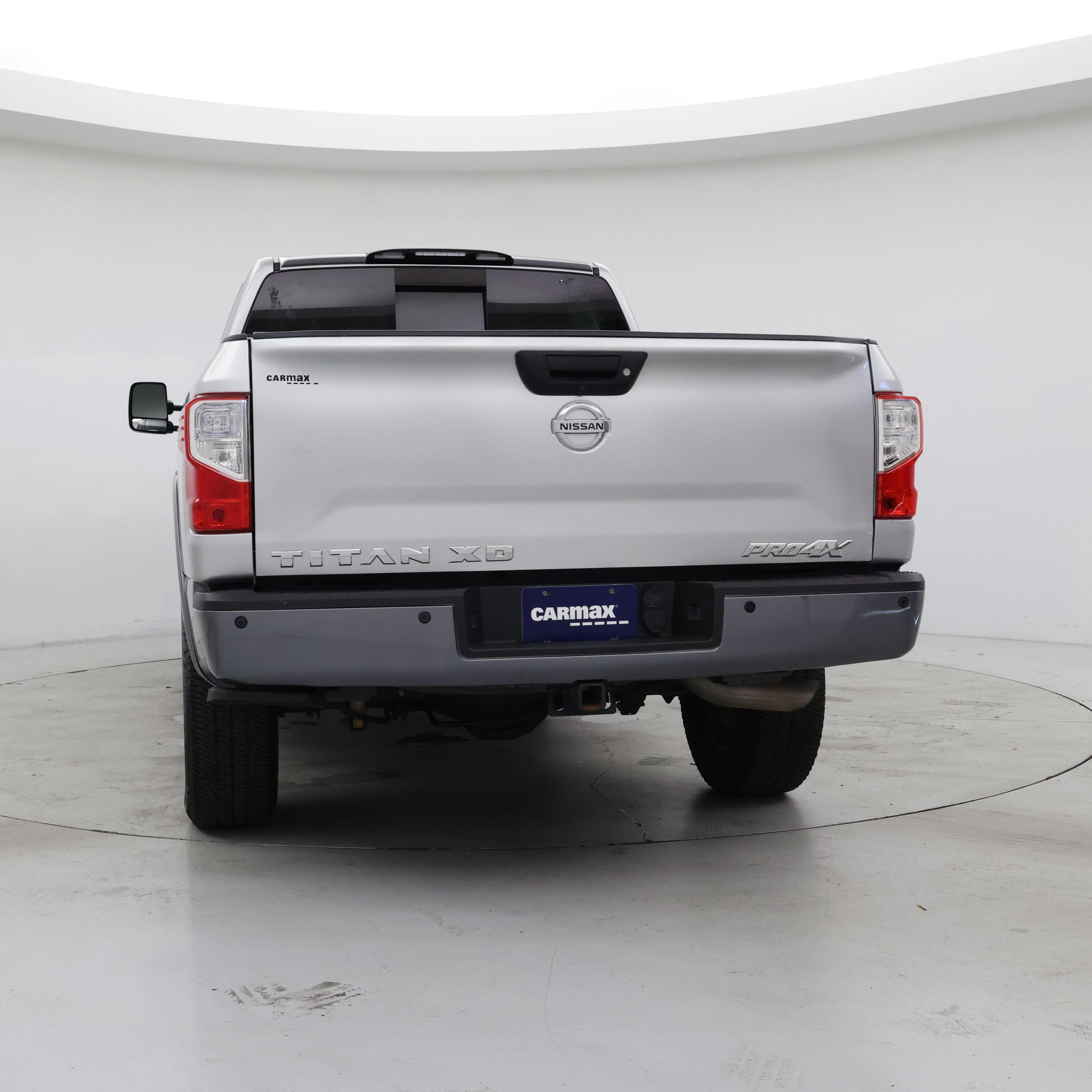 Thumbnail: 2016 Nissan Titan - 6
