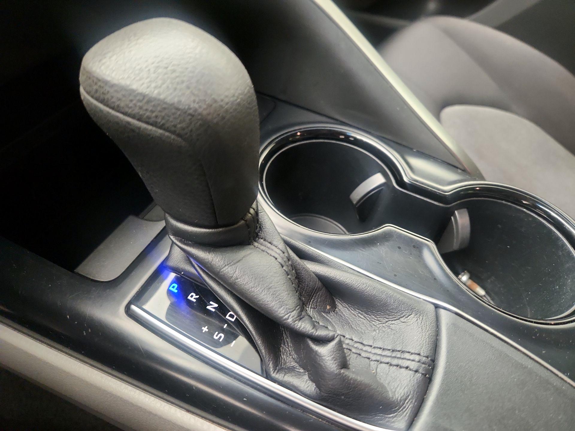 Thumbnail: 2018 Toyota Camry - 17