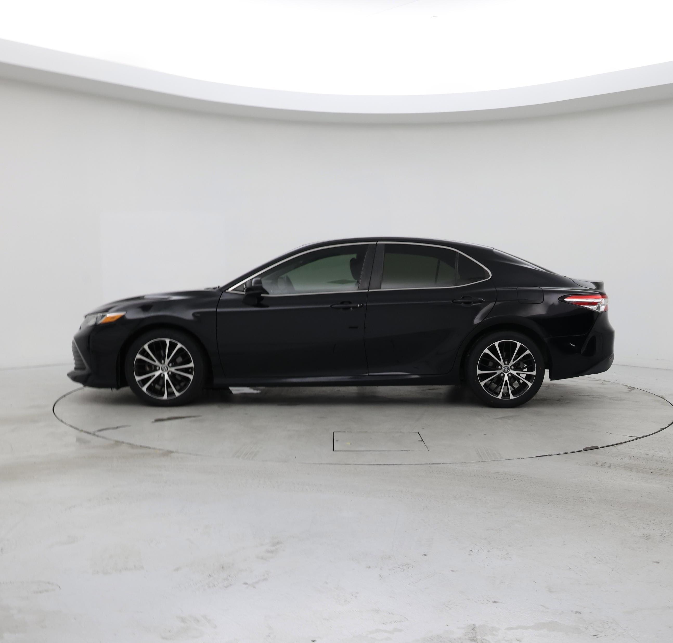 Thumbnail: 2018 Toyota Camry - 3