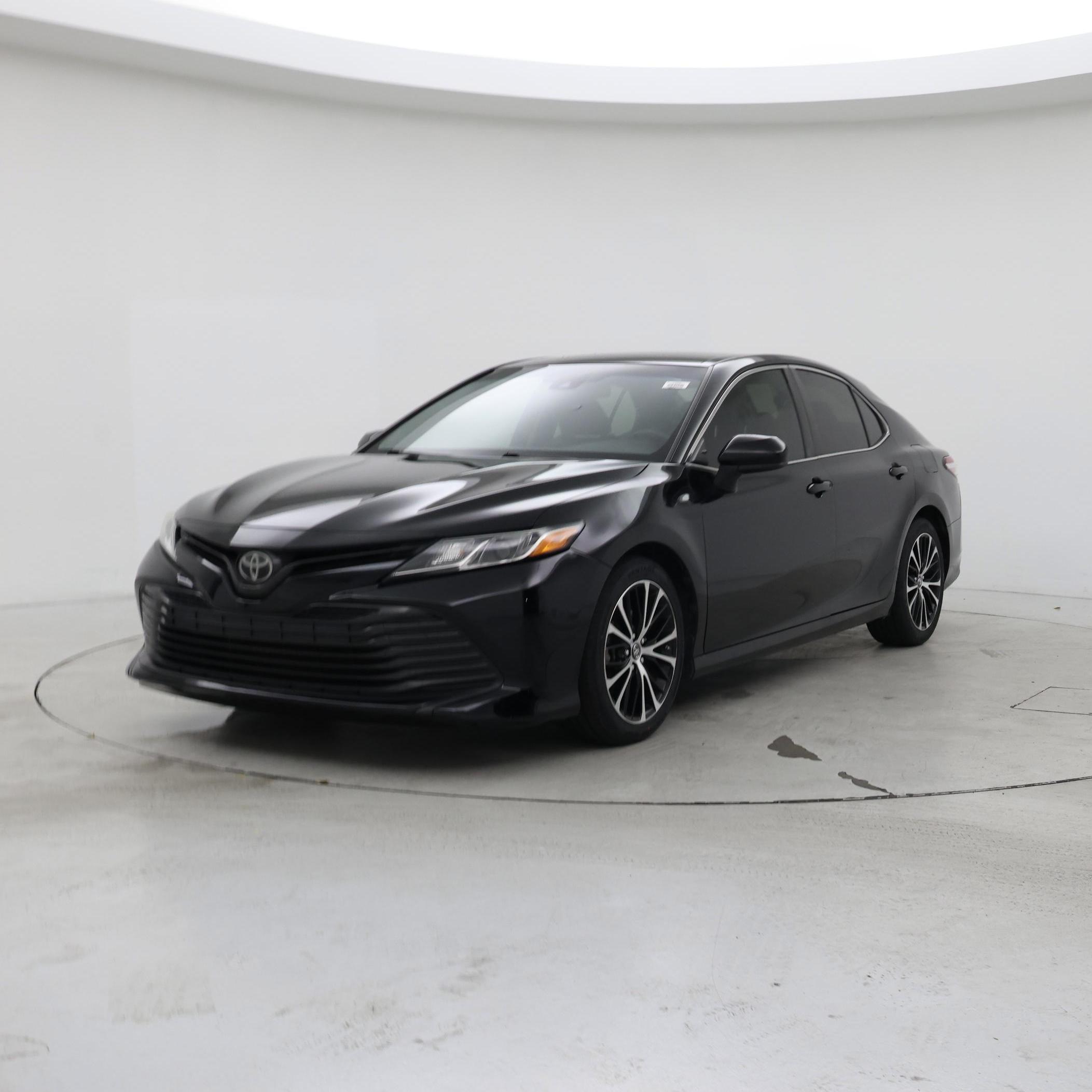 Thumbnail: 2018 Toyota Camry - 4