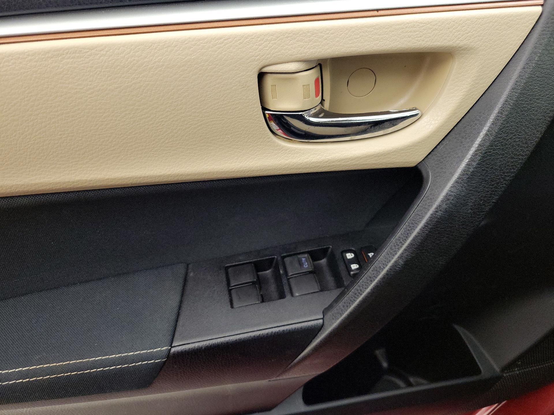 Thumbnail: 2014 Toyota Corolla - 12
